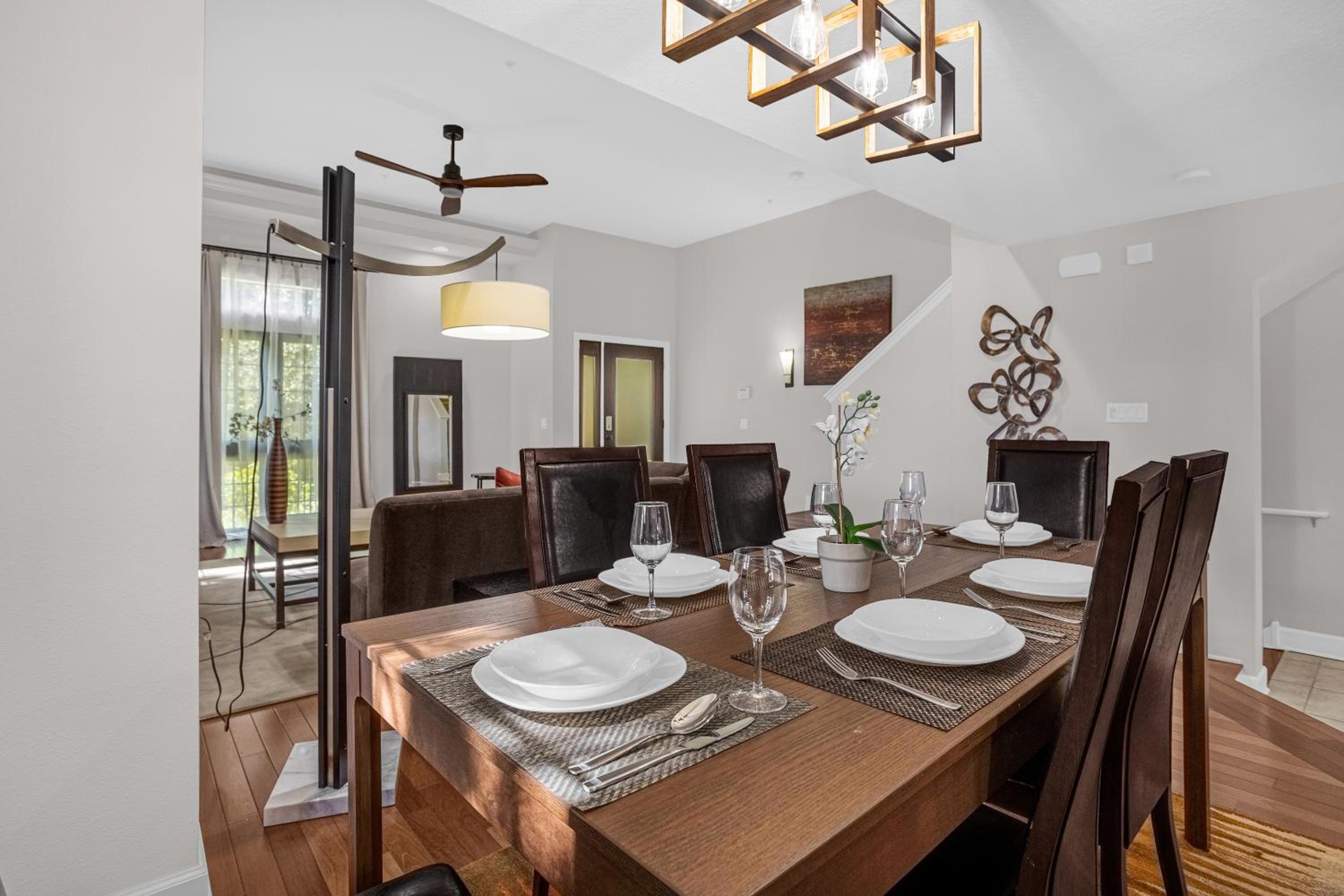 Luxurious Townhome - 5 minutes from Disney