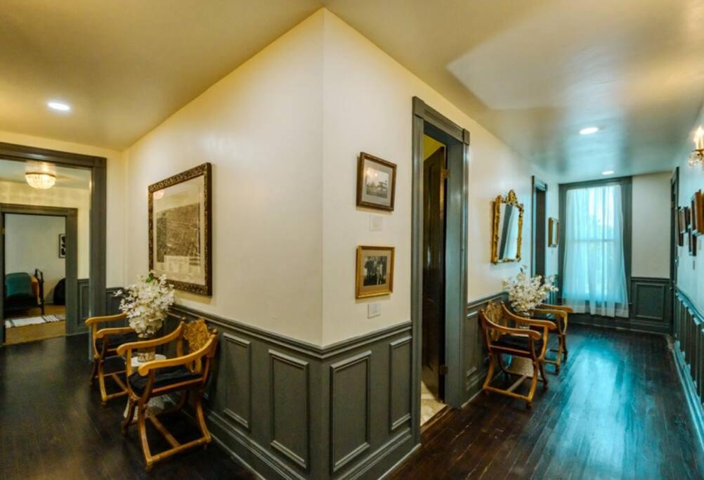 Historical Mansion - Braun Manor