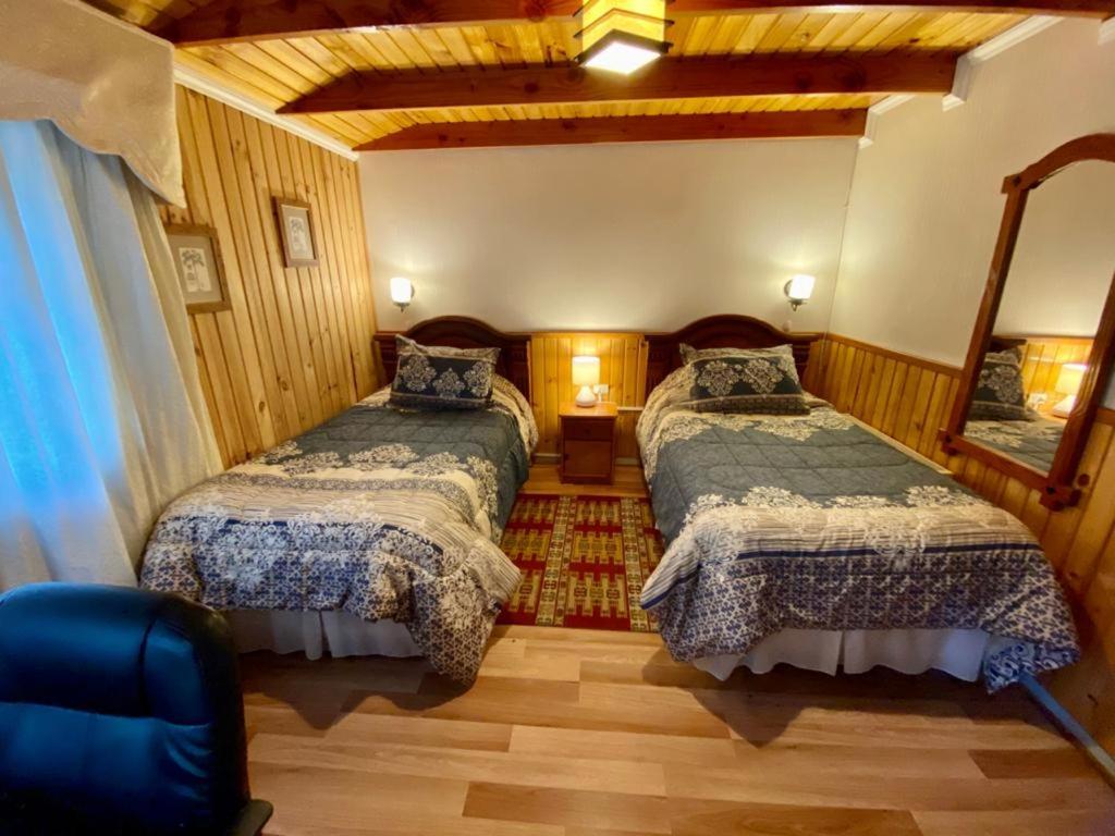 Hostal Collins House