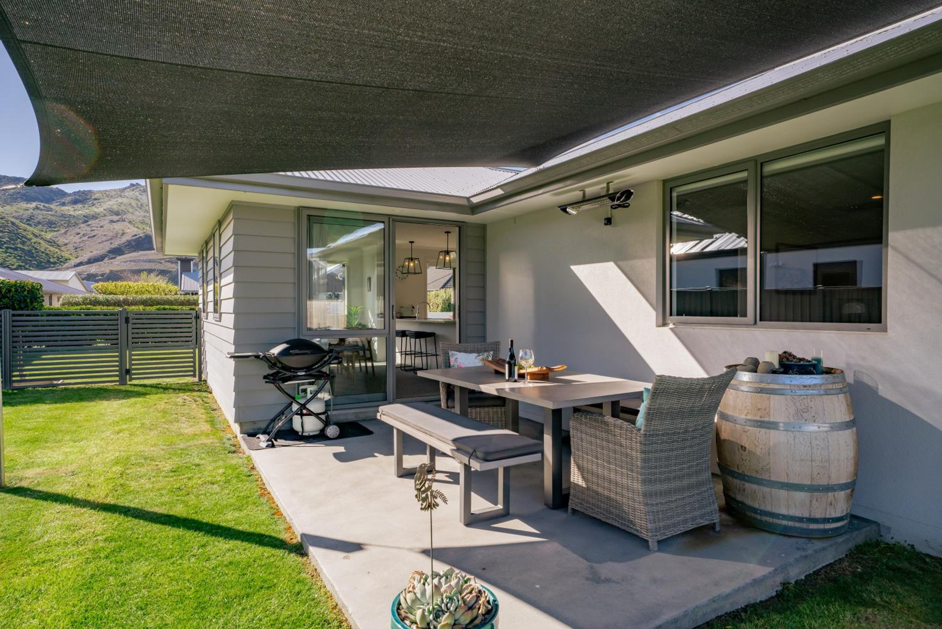 Alpha'N'est - Cromwell Holiday Home