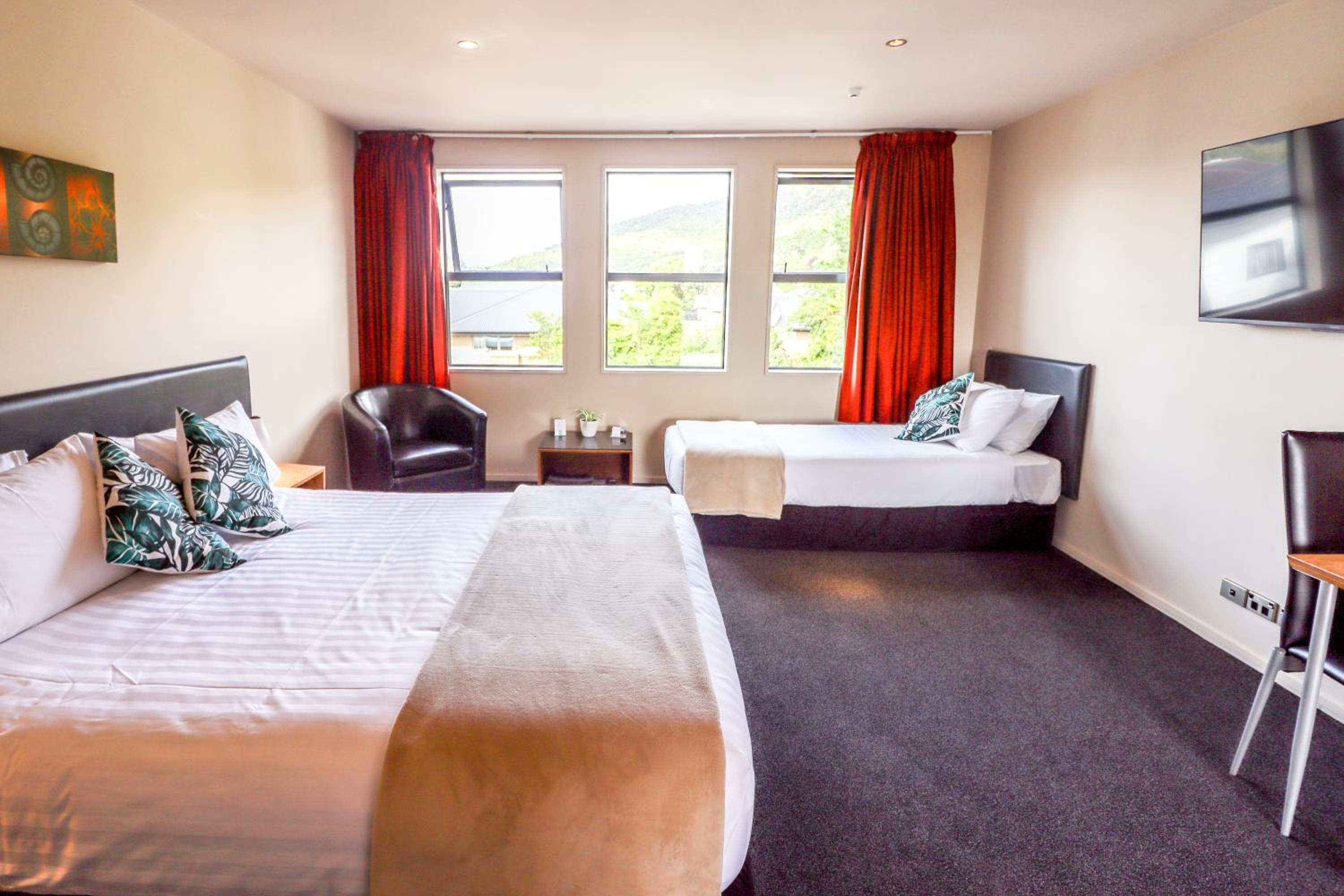 Coleraine Suites & Apartments