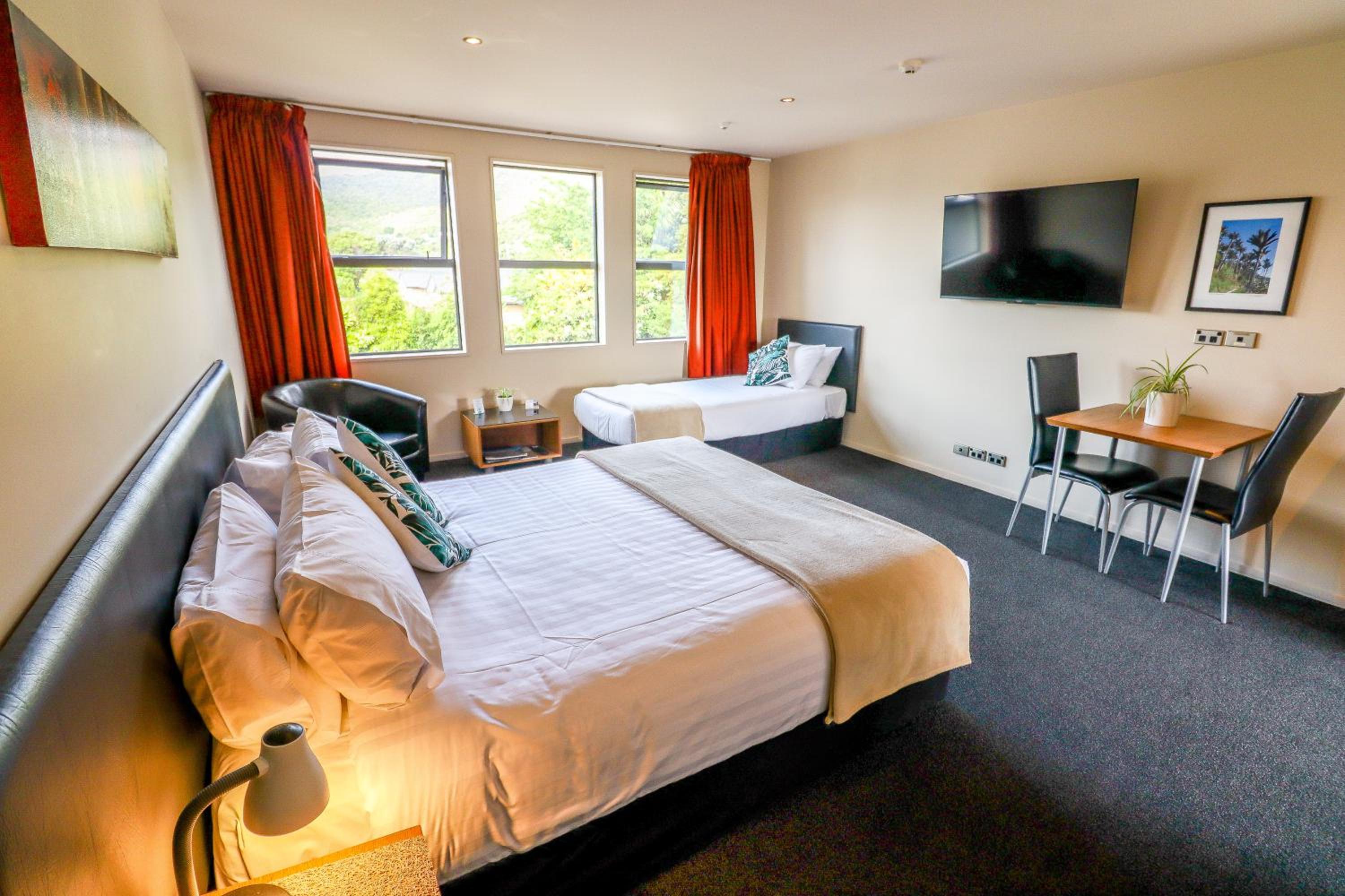 Coleraine Suites & Apartments