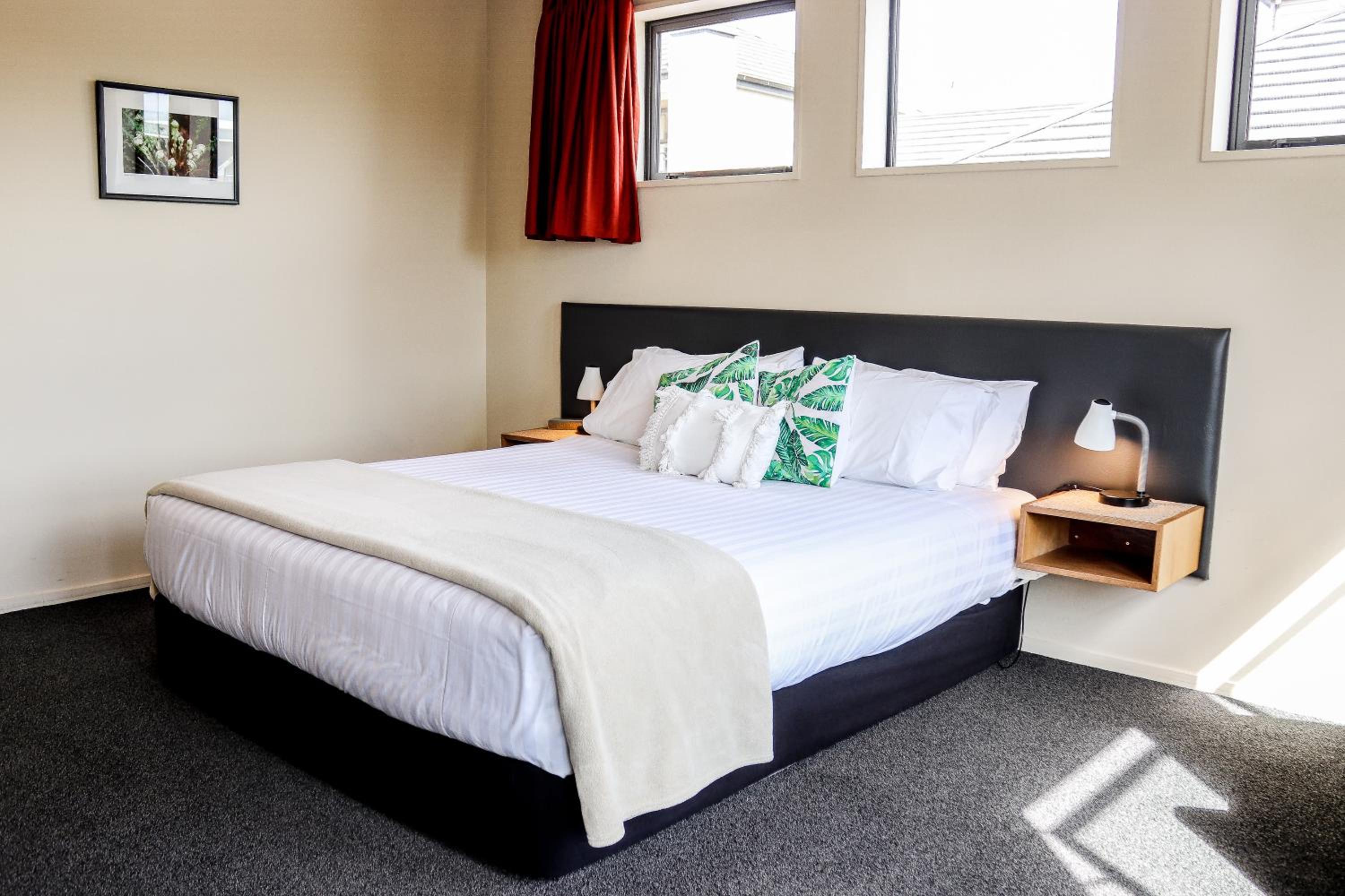 Coleraine Suites & Apartments