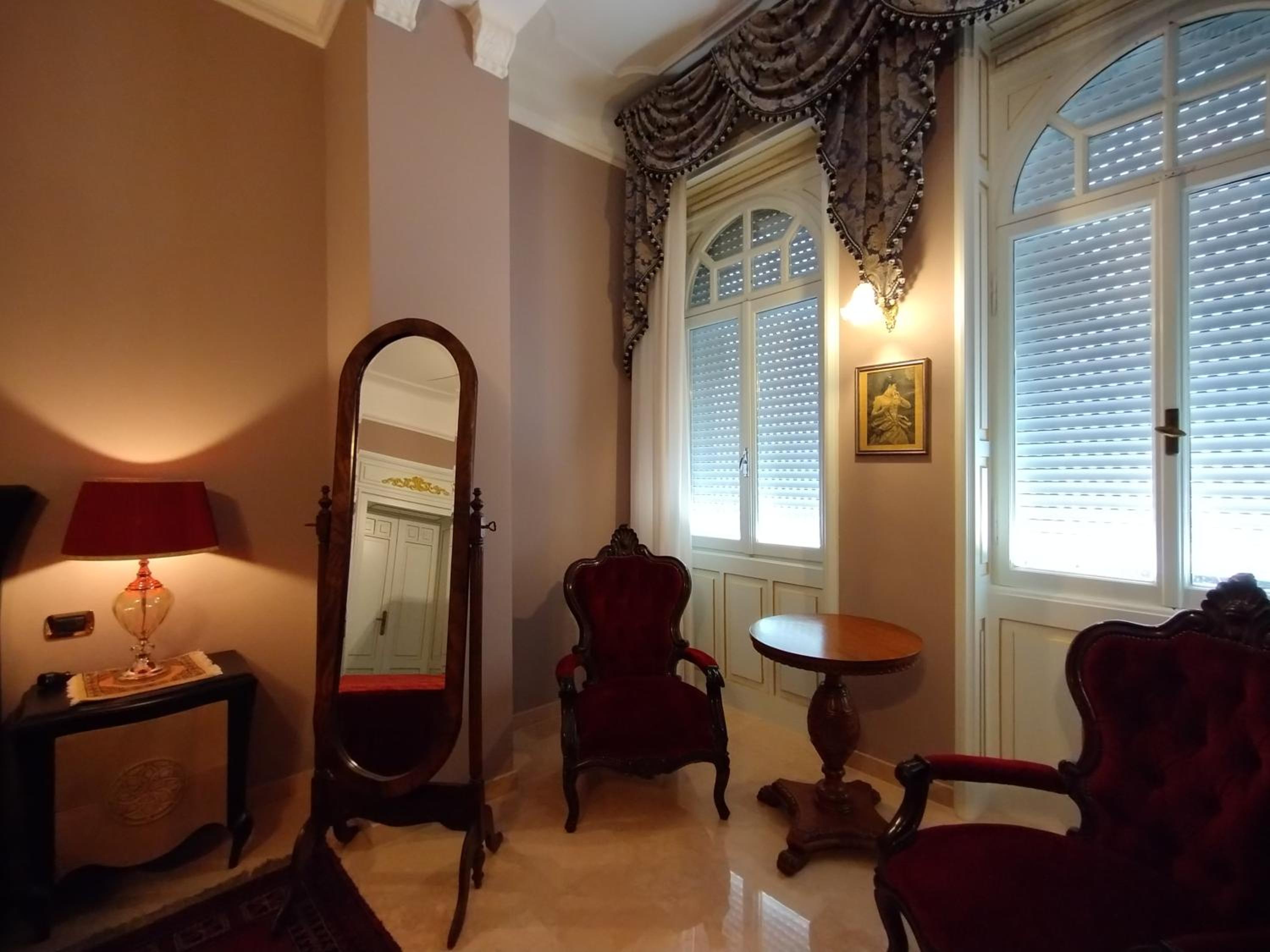 NOBILI LIBARDI - VILLA BASEVI view 2