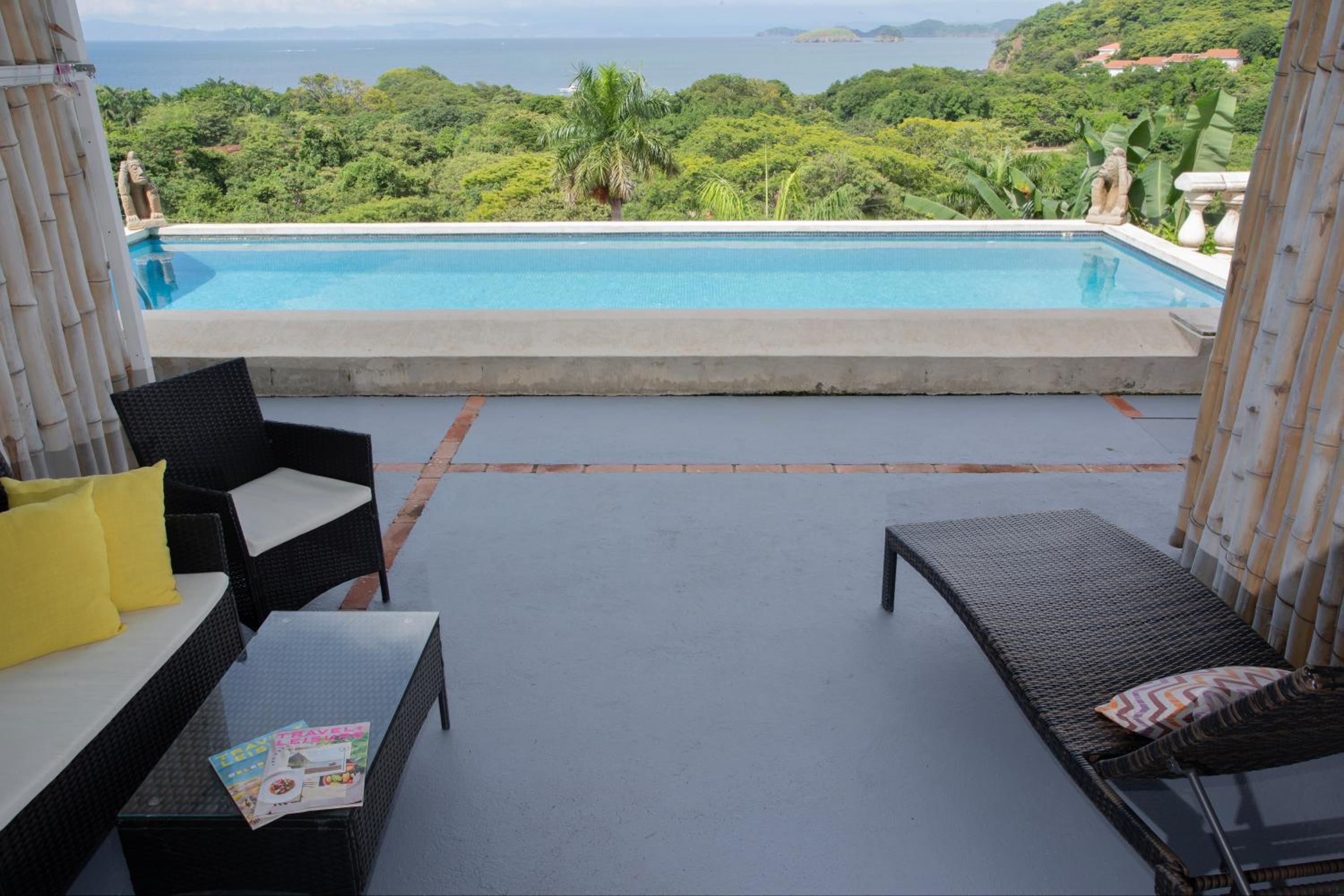 Pura Vista Hotel