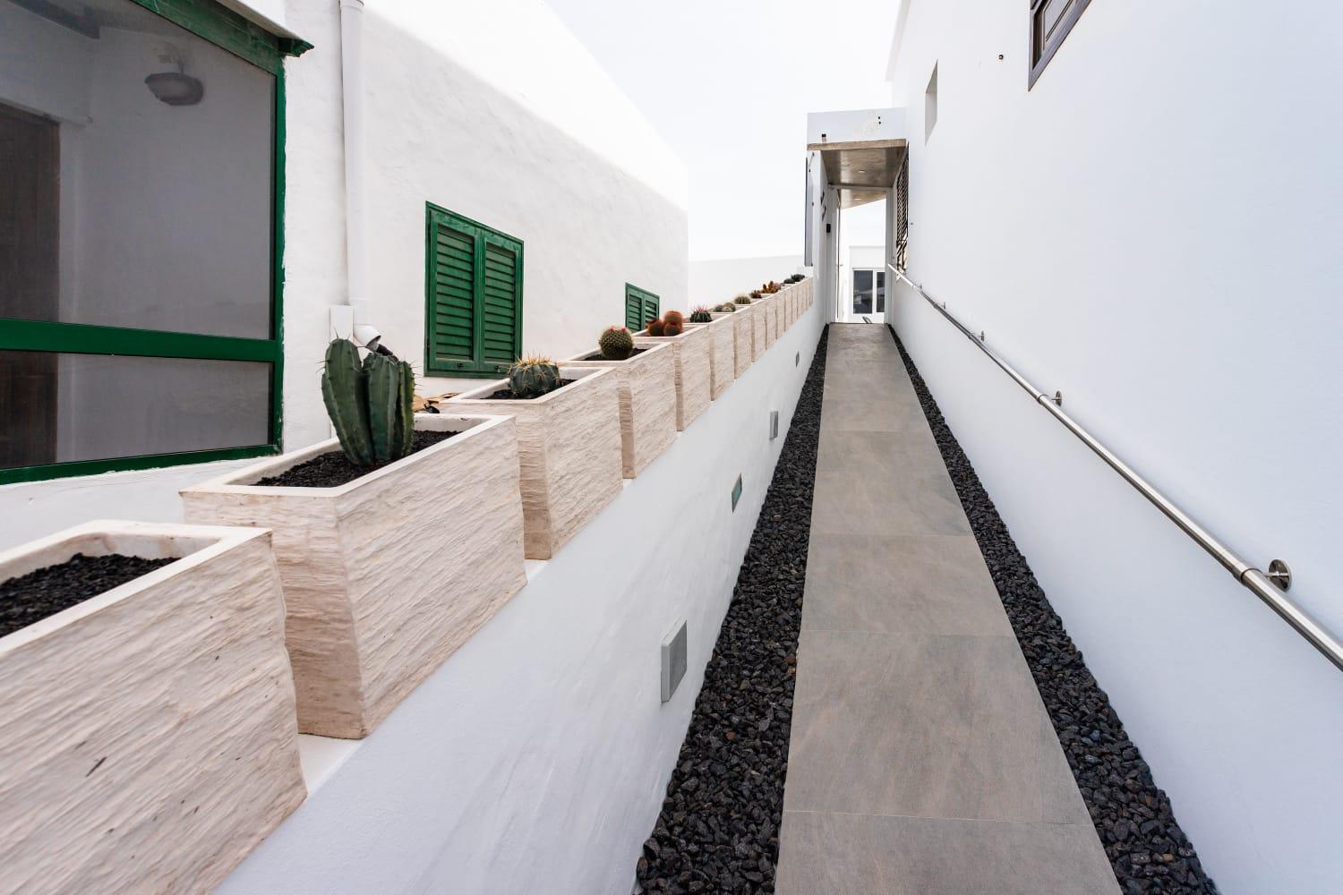 Casa volcán de caldera blanca