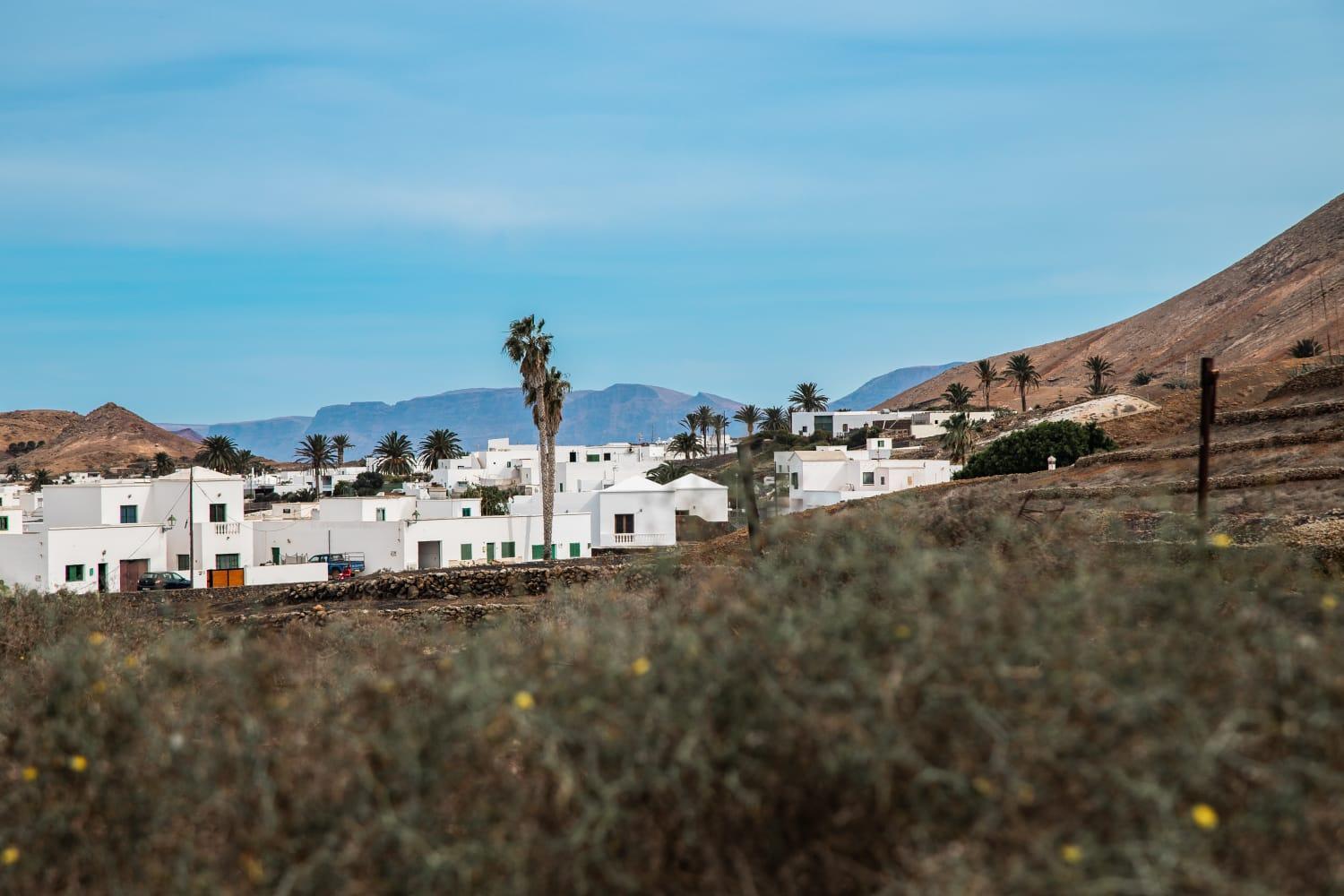 Casa volcán de caldera blanca