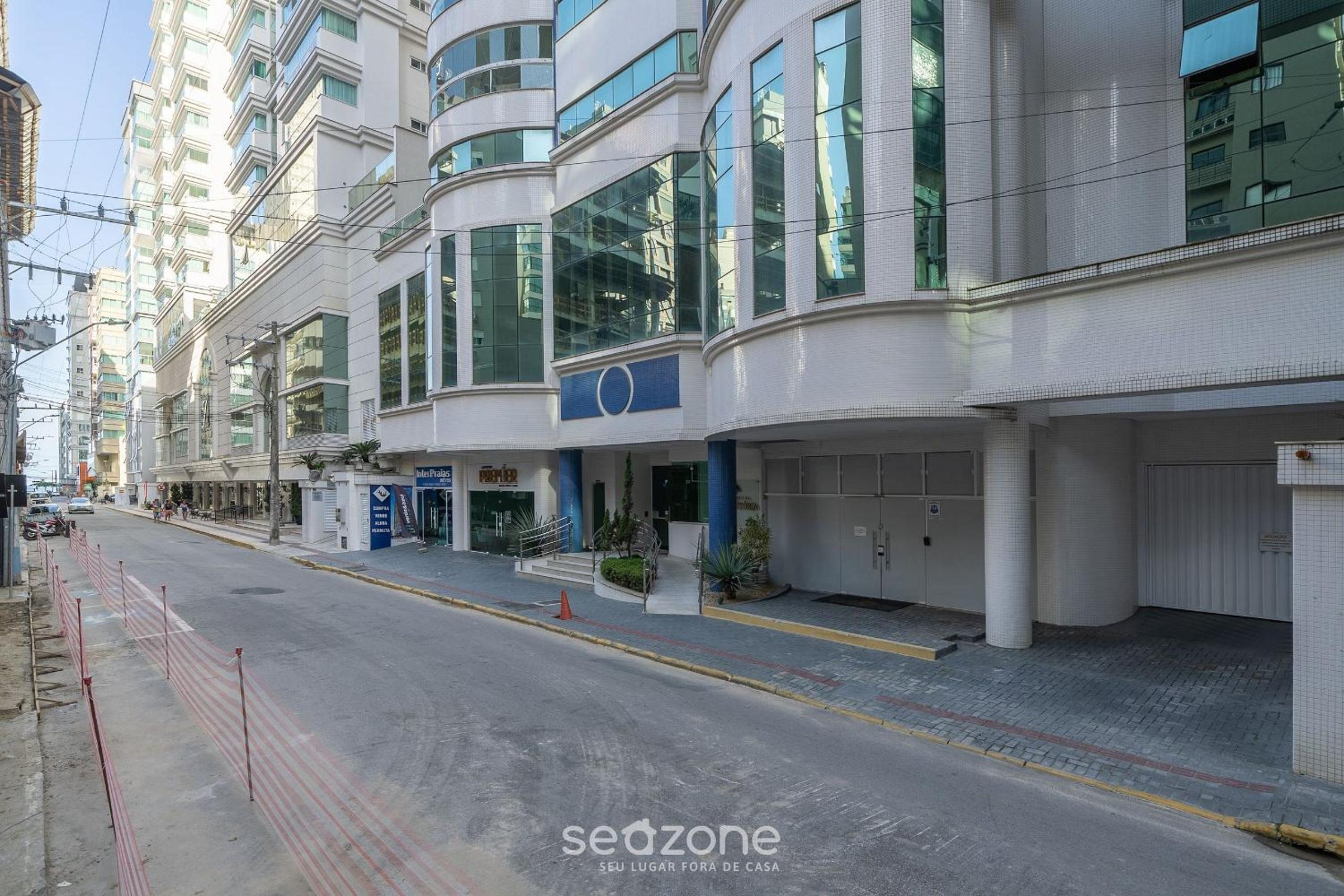 3BR Apt w/ BBQ 300m from the Beach IVT1301