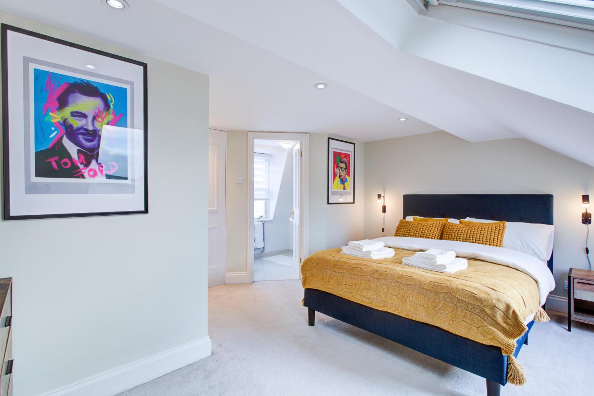 Entire house, 23 mins to Central London view 2