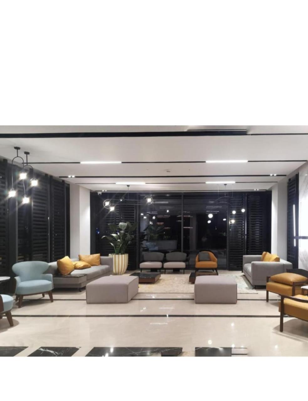 CFC, Luxurious 4BR Apartment, Remarkable value unbeatable Location