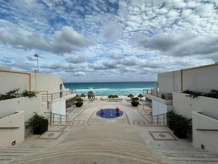 Amazing beachfront apartment