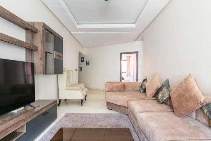 Modern 3-Bedroom apartment with Balcony-Central Gueliz Marrakech