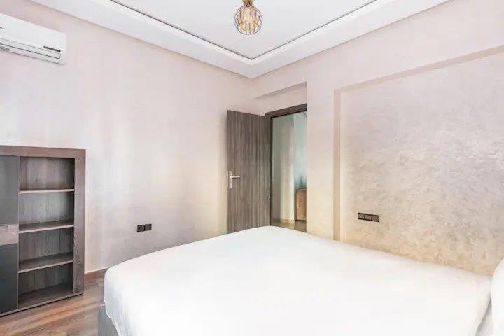 Modern 3-Bedroom apartment with Balcony-Central Gueliz Marrakech