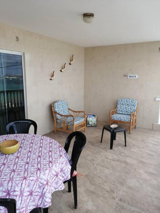 Moderno y remodelado departamento frente al mar