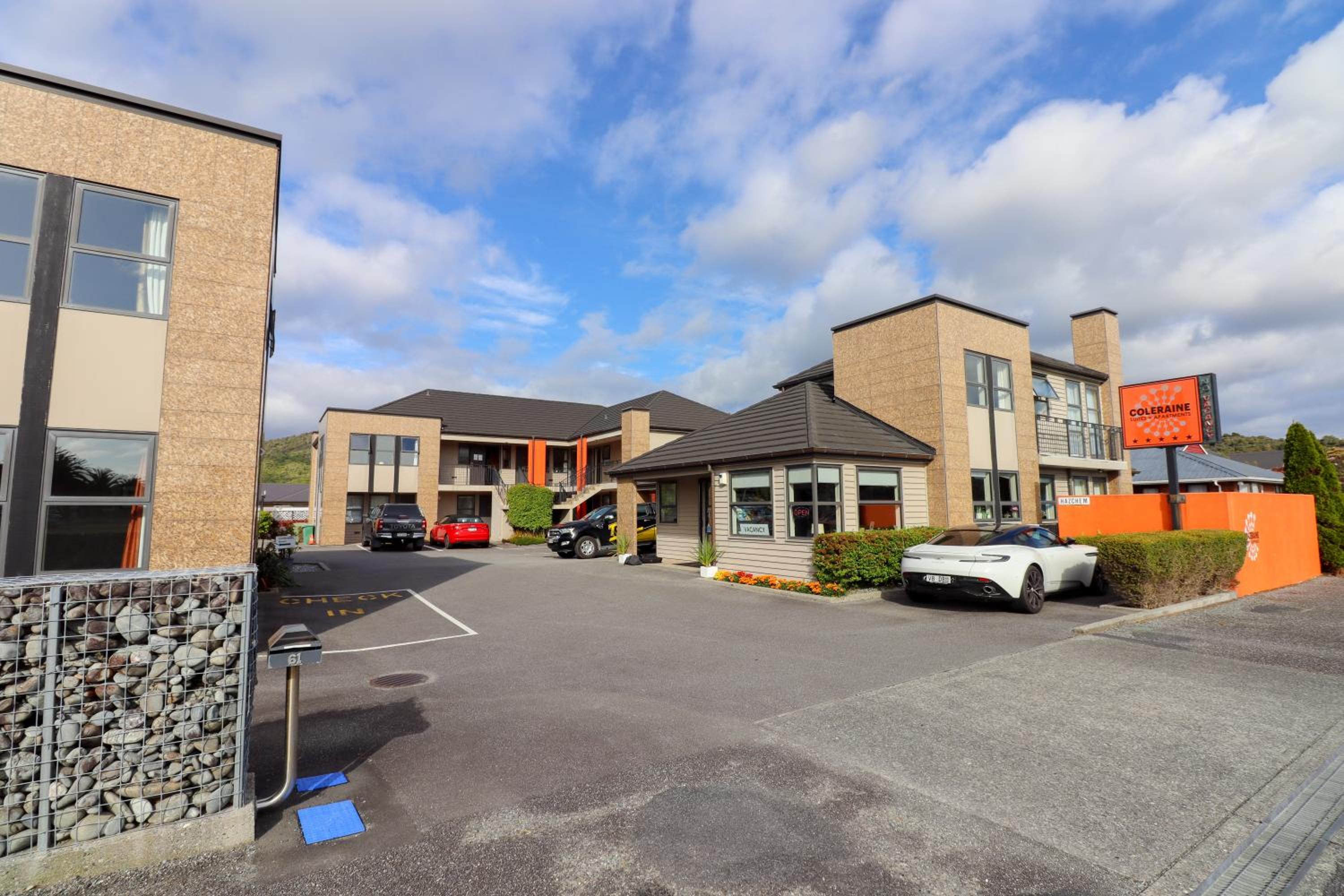 Coleraine Suites & Apartments
