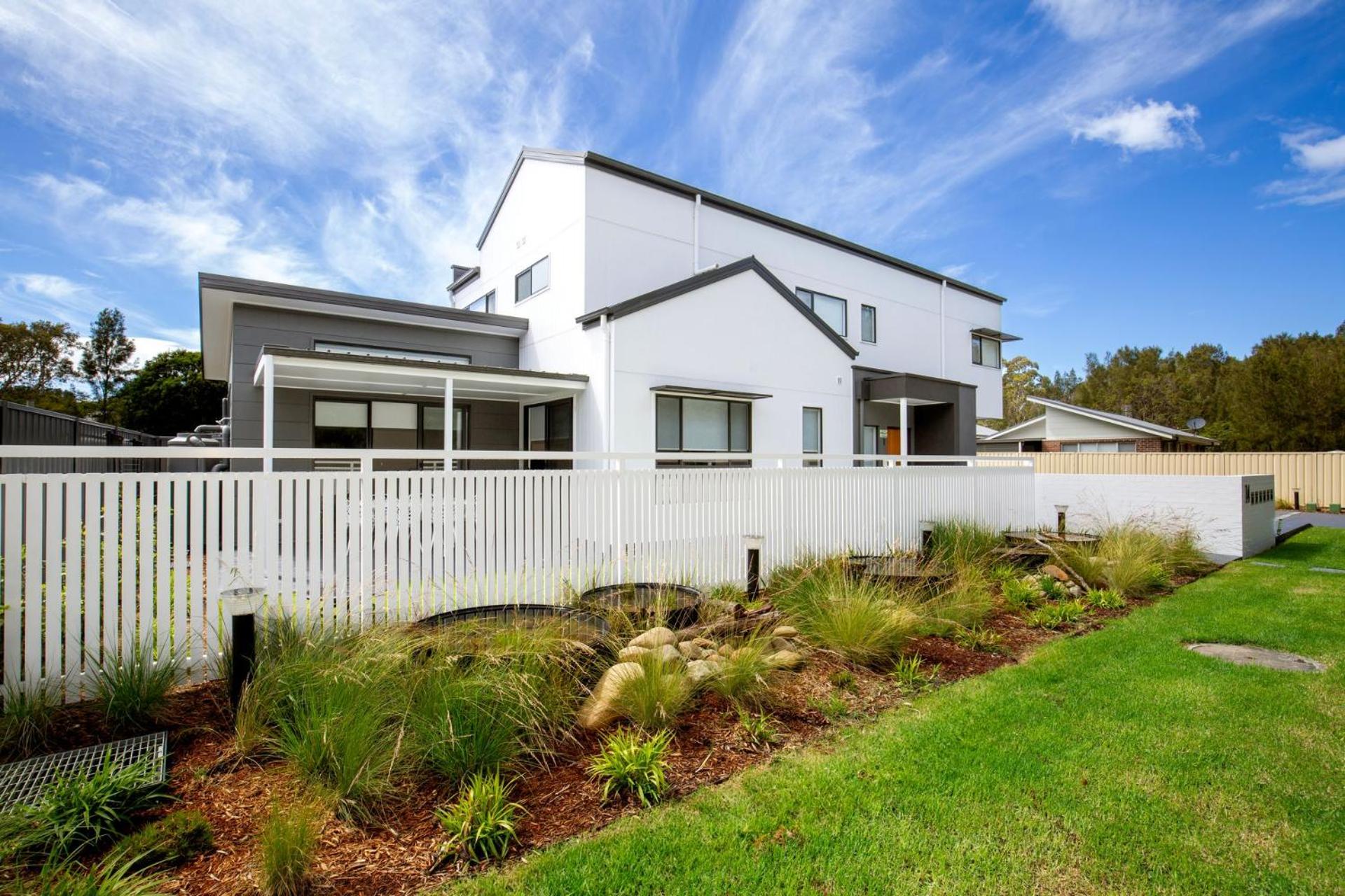 Shiloh Shores - Pet Friendly with Fire Pit - 5 Mins to Beach