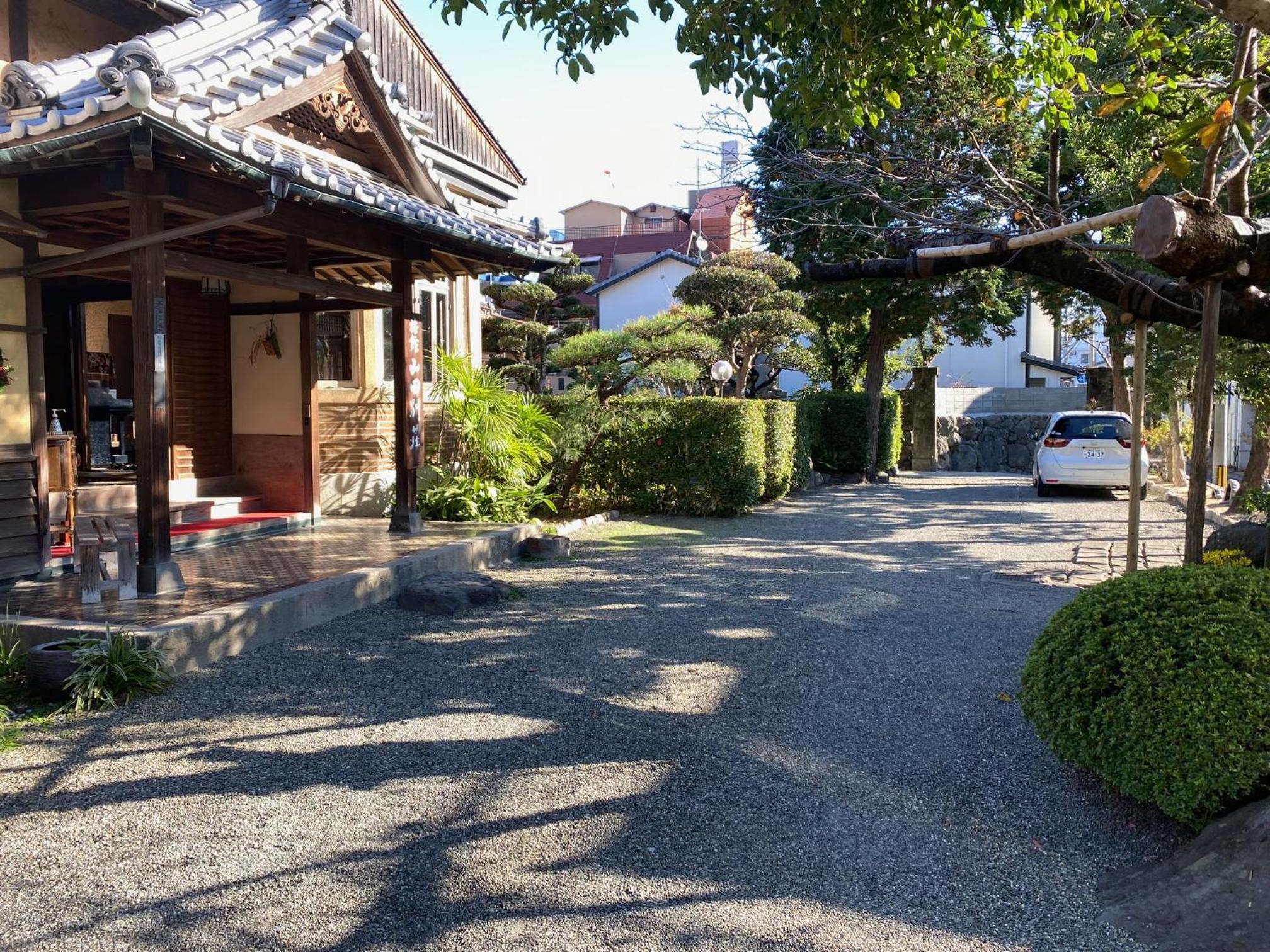 Yamada Bessou くつろぎの温泉宿 山田別荘