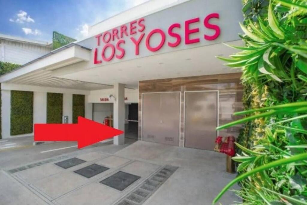 1001 Torres Los Yoses Apartamento con A/C y parqueo full equipado