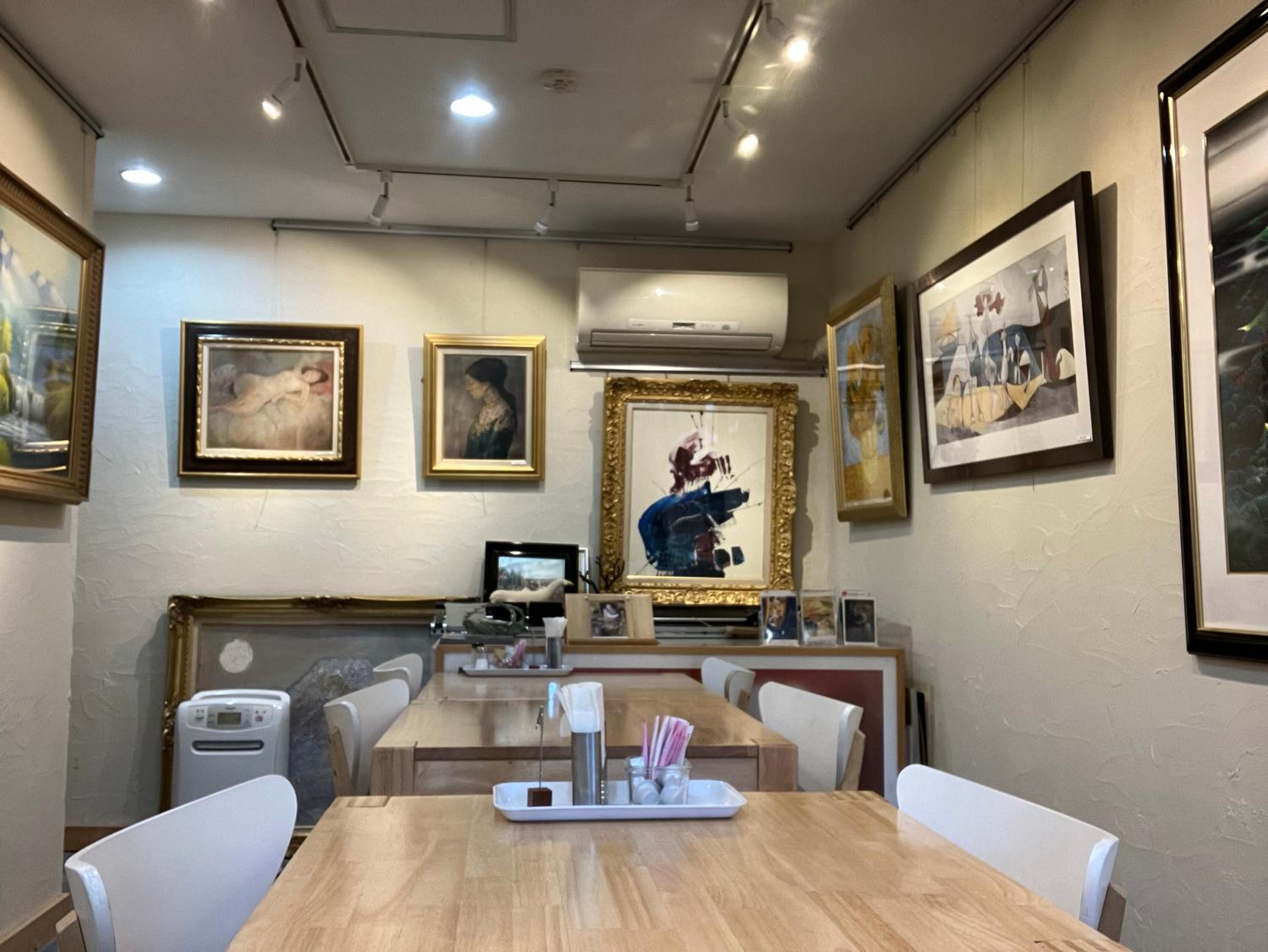 Gallery Compass- Art Stay with Breakfast Free Parking