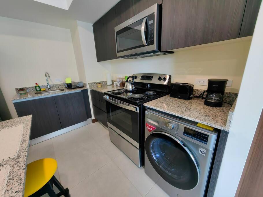 1505 Torre los Yoses Hermoso Apartamento en Barrio Escalante con Parqueo