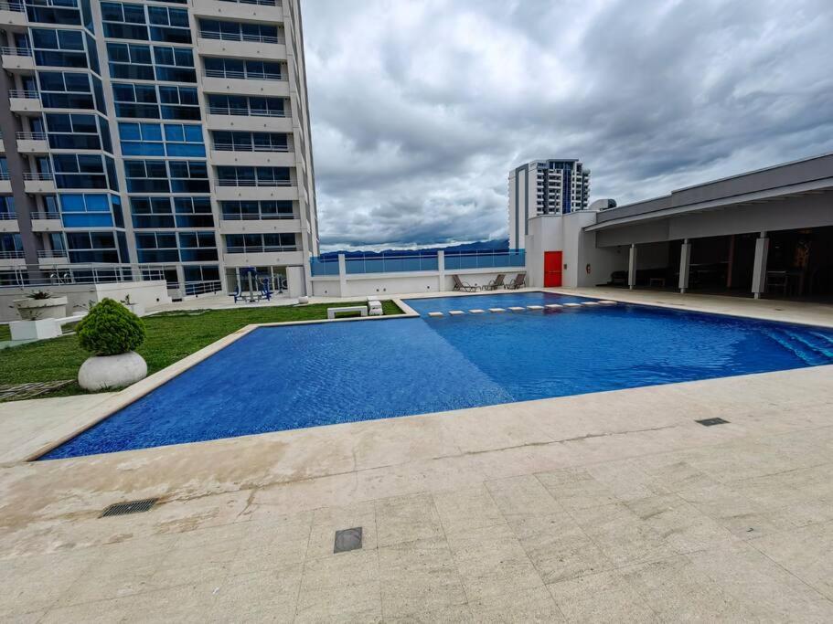 1505 Torre los Yoses Hermoso Apartamento en Barrio Escalante con Parqueo