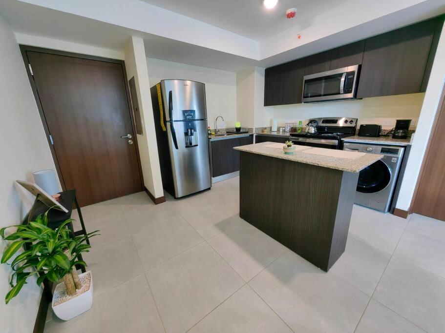 1505 Torre los Yoses Hermoso Apartamento en Barrio Escalante con Parqueo
