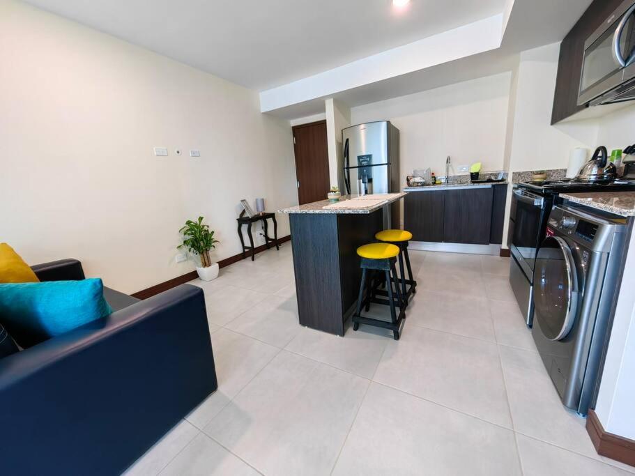 1505 Torre los Yoses Hermoso Apartamento en Barrio Escalante con Parqueo