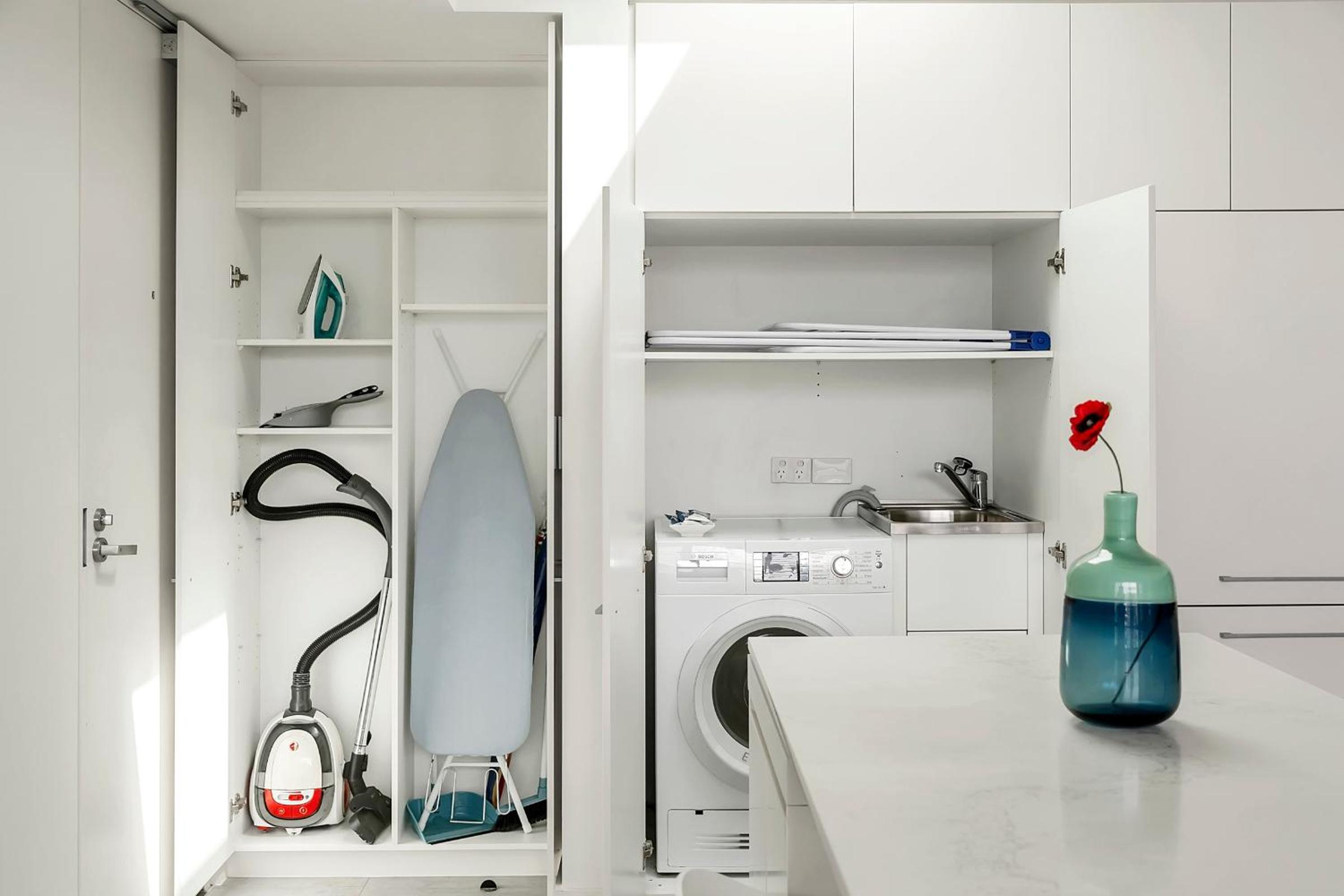 Stylish 1BR Apartment with Skylight near Bondi Beach