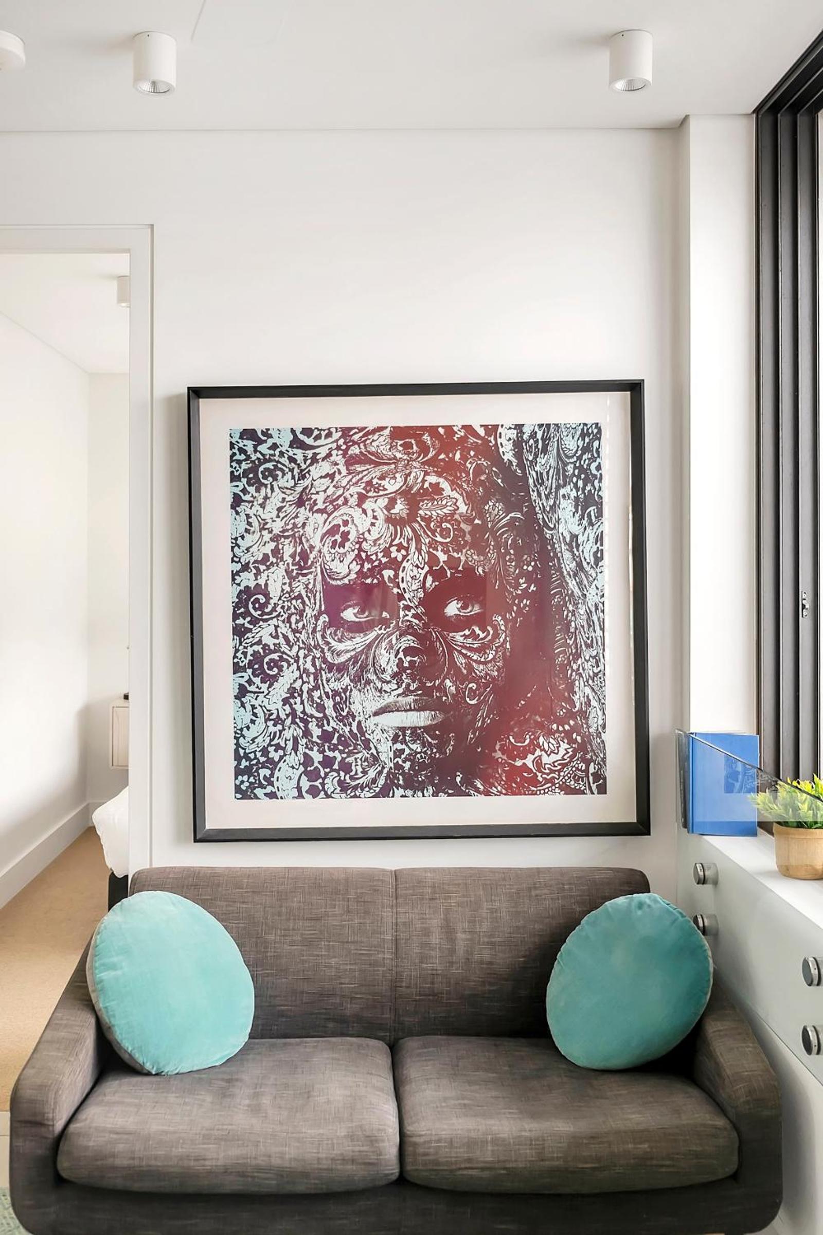 Stylish 1BR Apartment with Skylight near Bondi Beach