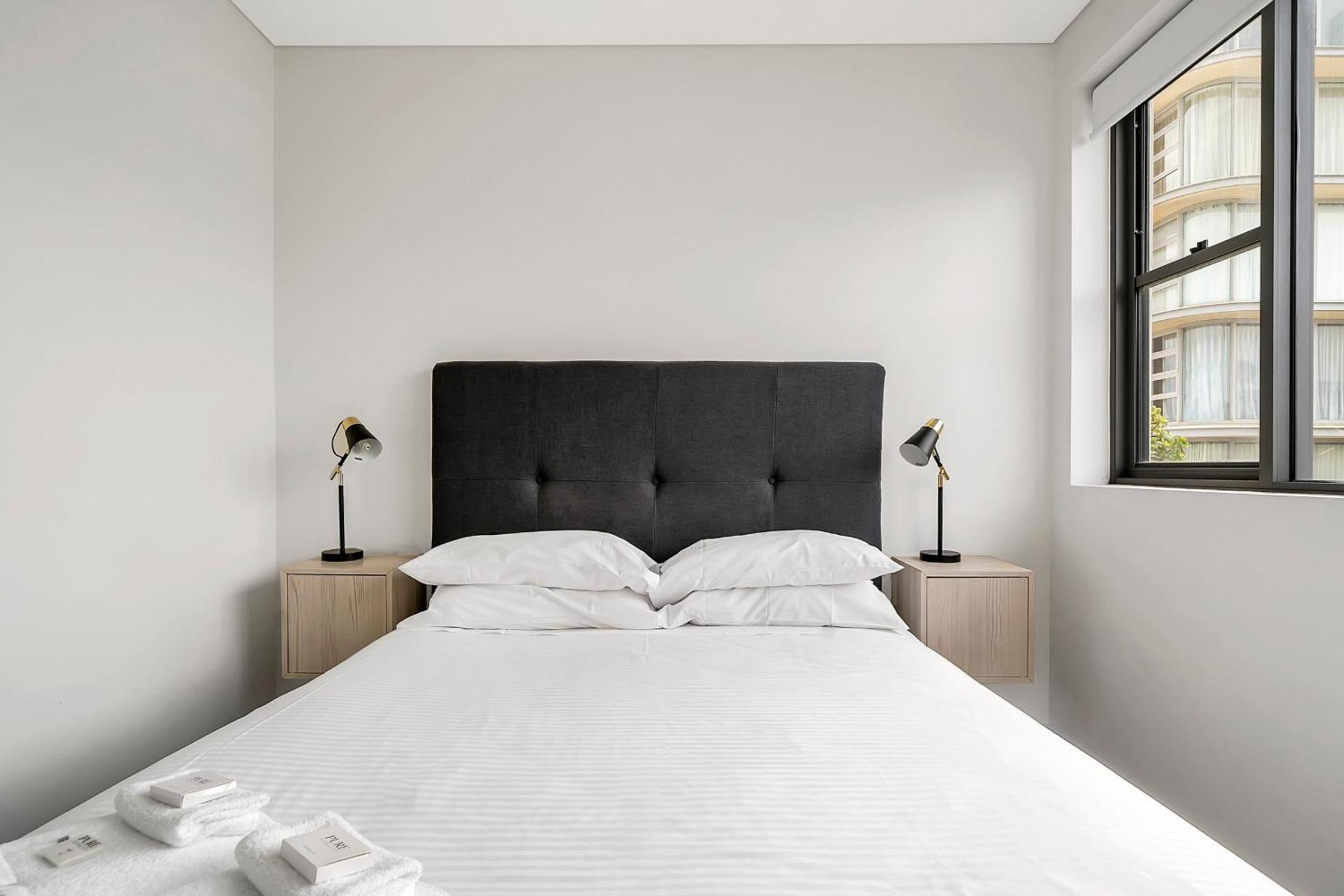 Stylish 1BR Apartment with Skylight near Bondi Beach