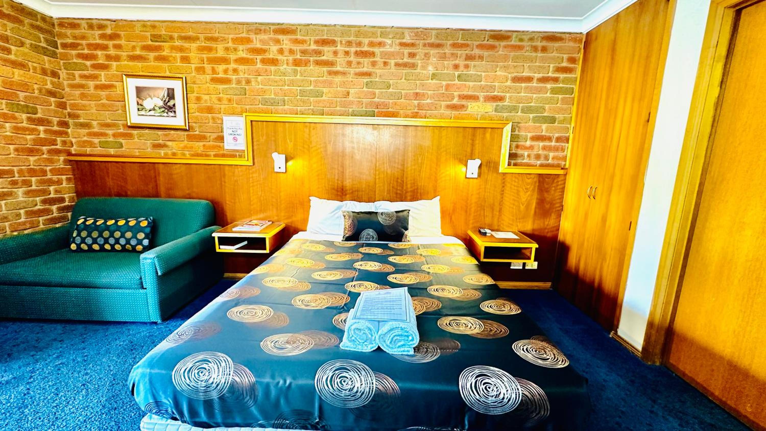 Early Australian Motor Inn