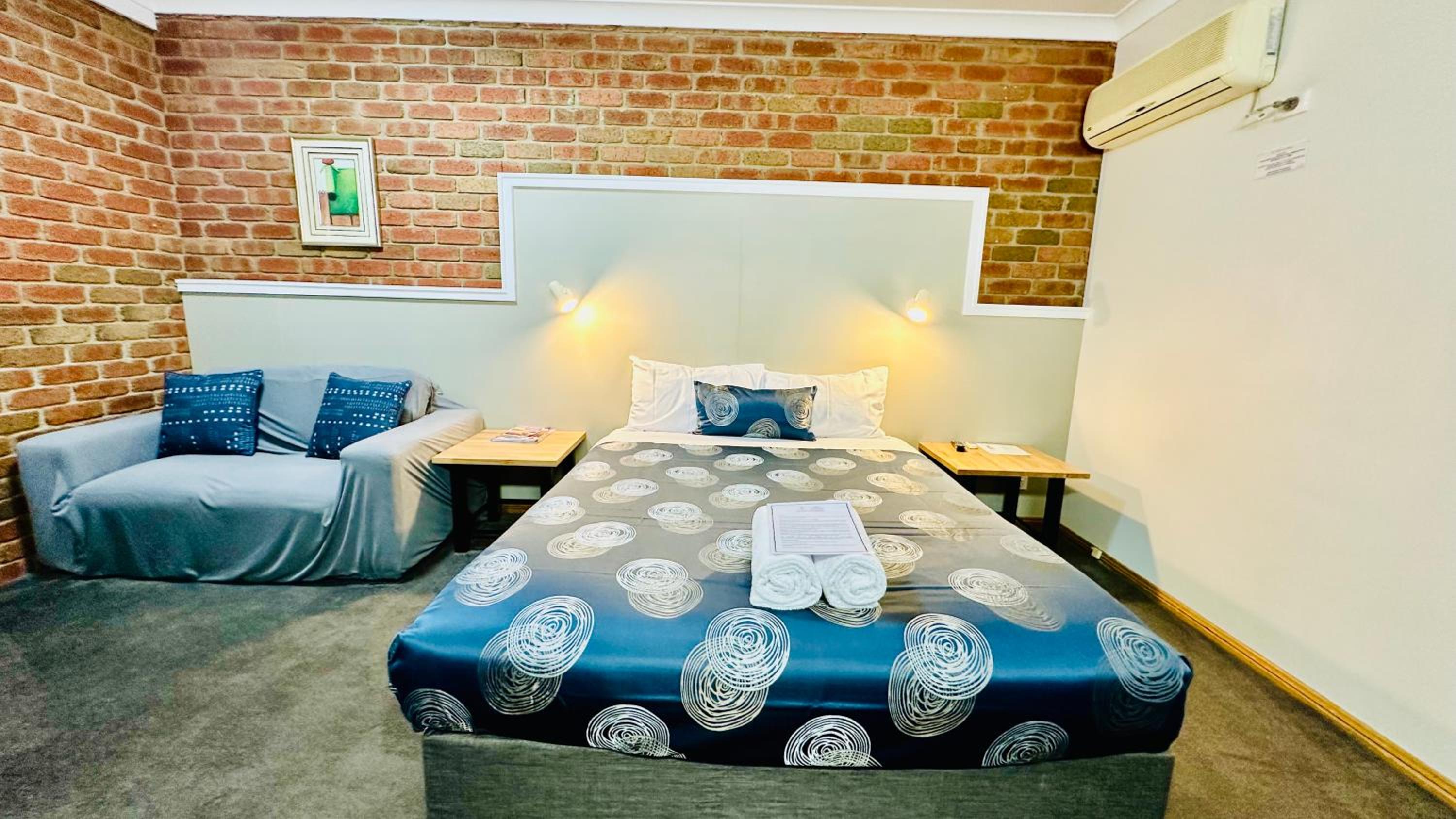 Early Australian Motor Inn