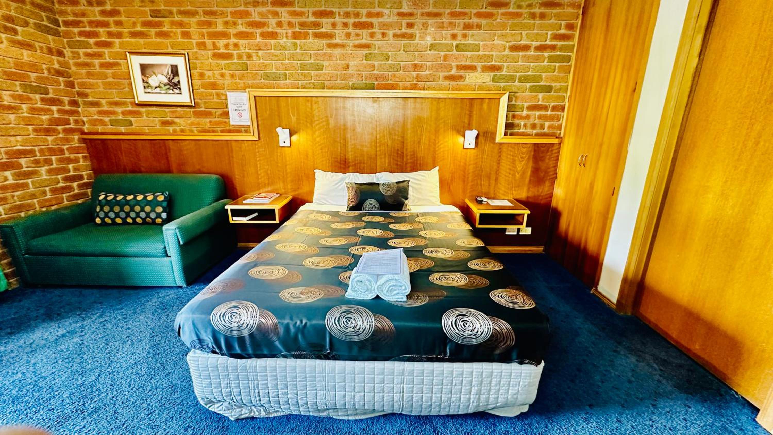 Early Australian Motor Inn