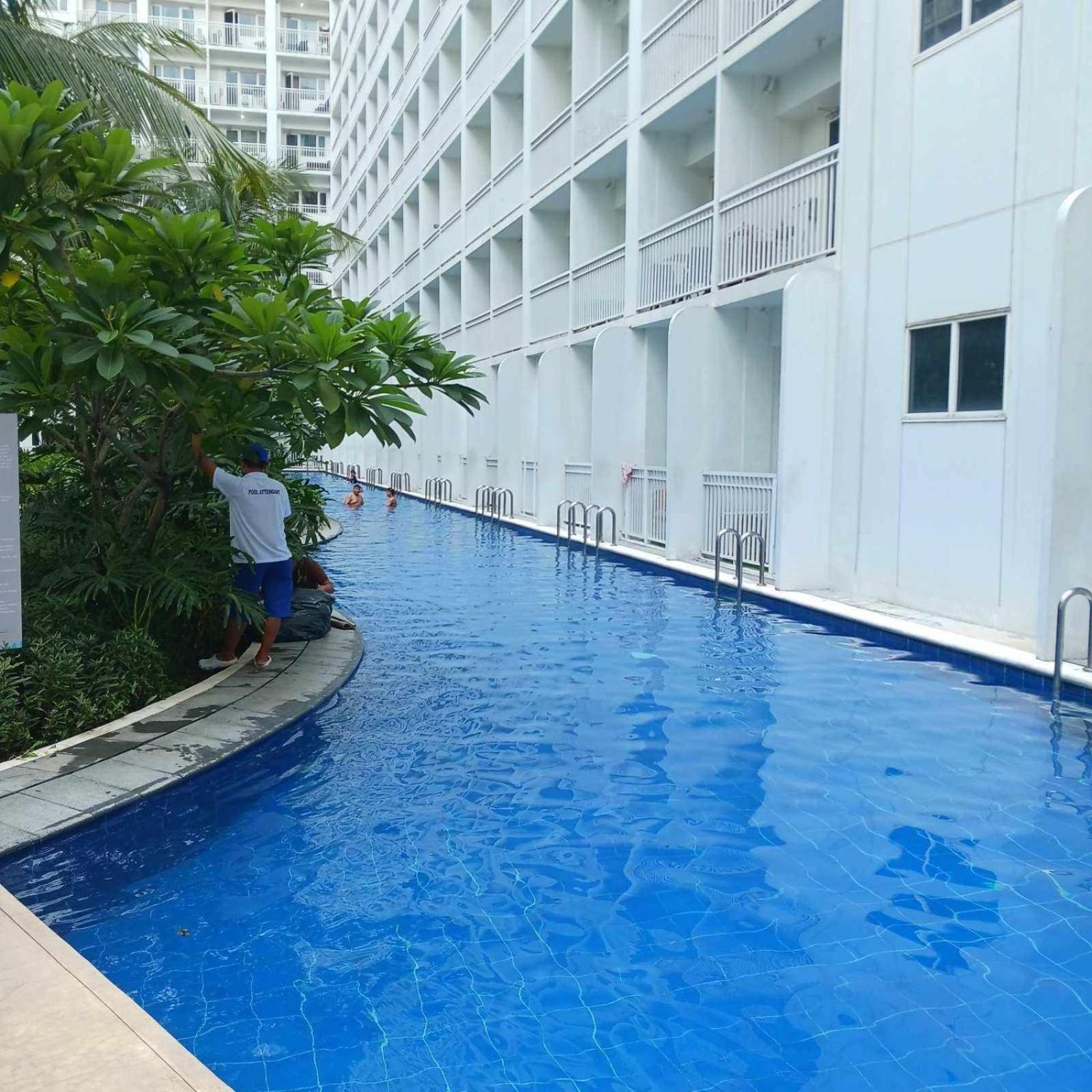 SHORE Residences C2 Tower with balcony