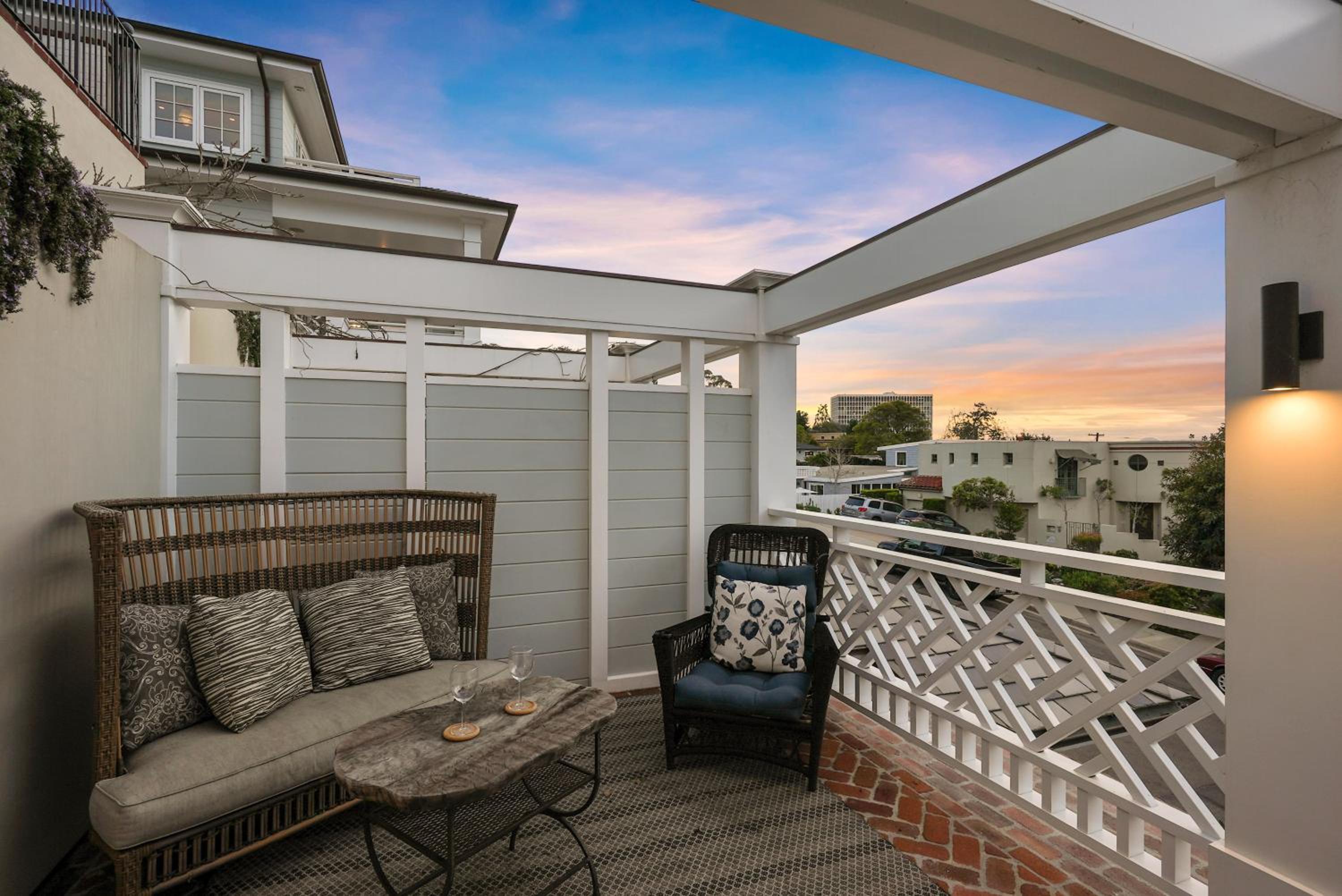 Coastal La Jolla Luxury - AC & Large Ocean View Patio! view 4