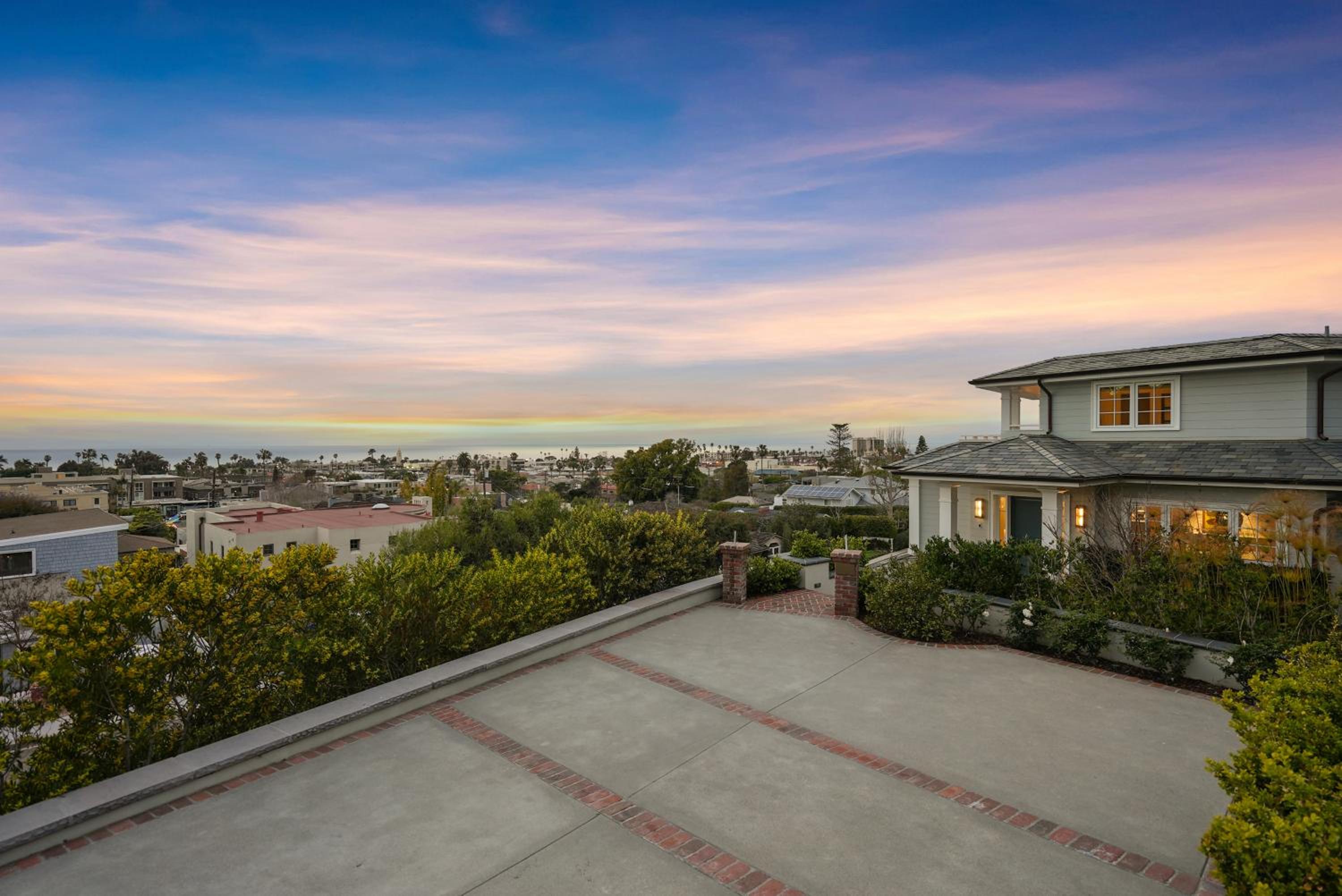 Cabrillo Villa - Massive 7br La Jolla Estate view 4