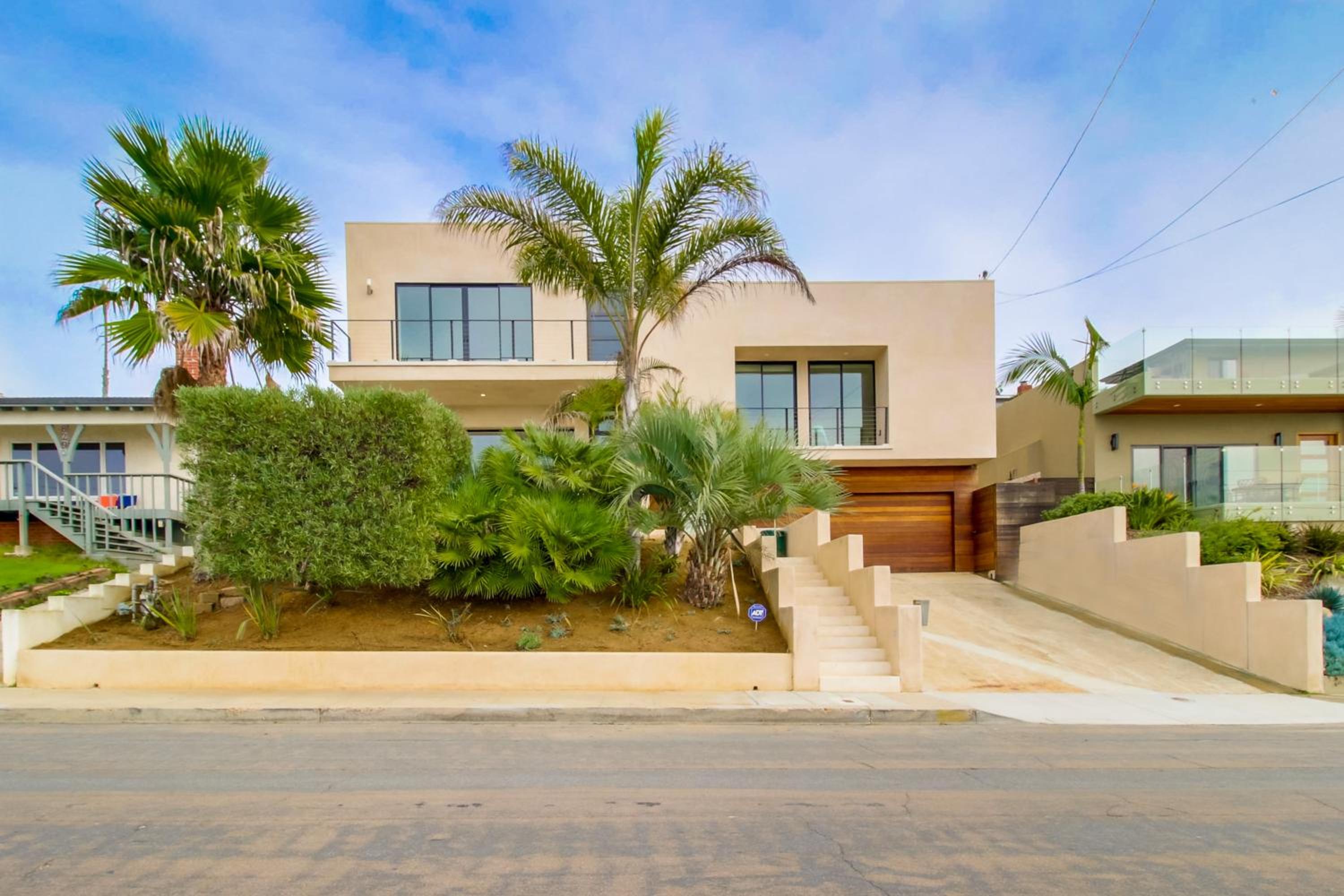 Sunset Cliffs Modern Luxury Estate w Ocean Views, Oversized Spa, AC, Yard! view 5