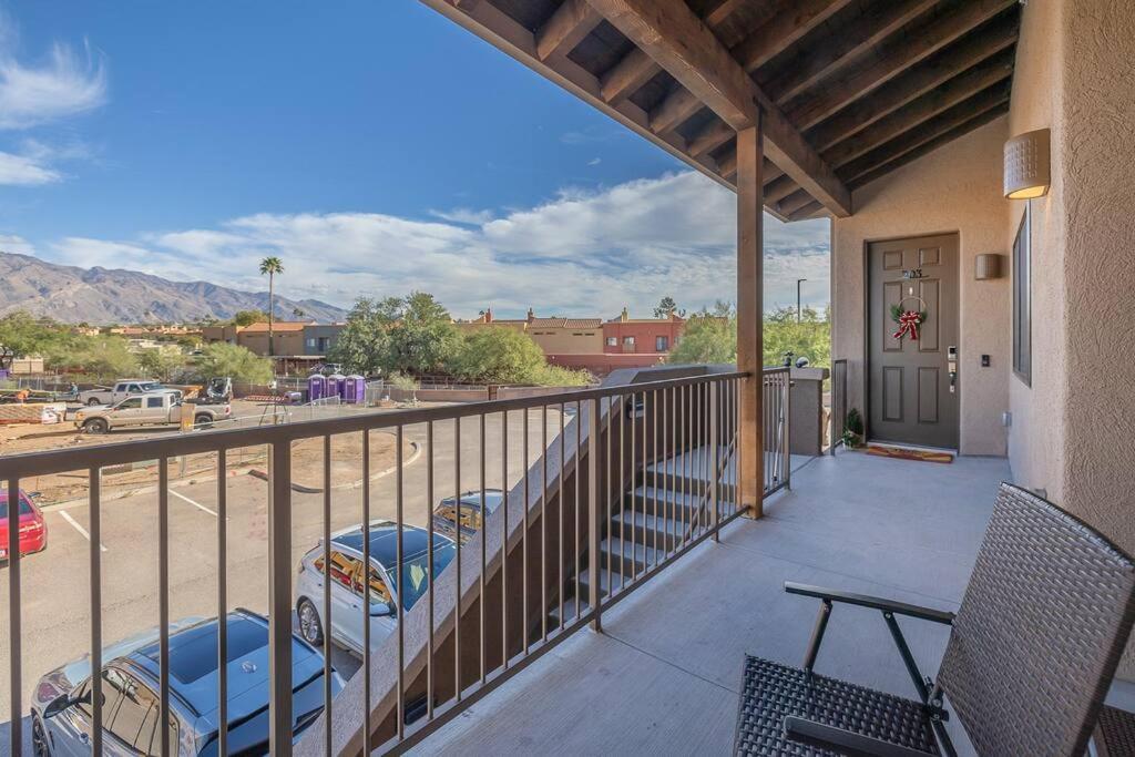 Modern Desert Retreat Walk to Dining & Shopping Near Scenic Hikes & Trails view 3