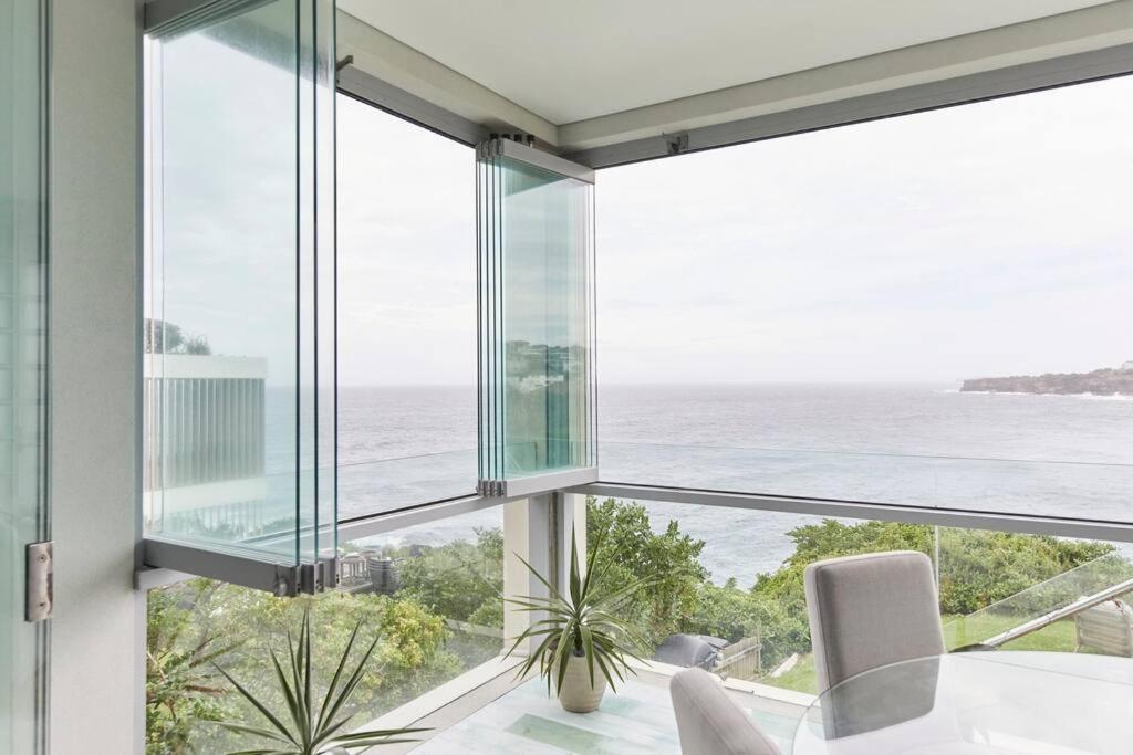 Tamarama Beachfront Apartment on Bondi to Bronte Walk