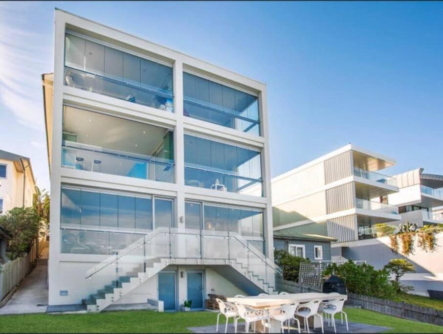 Tamarama Beachfront Apartment on Bondi to Bronte Walk