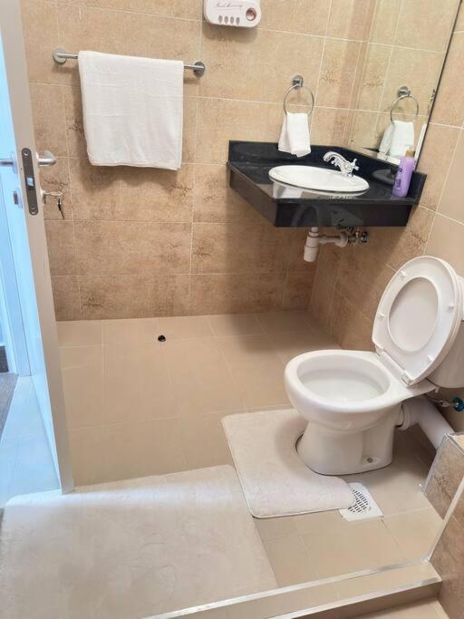 High standard 2 bedroom view 5