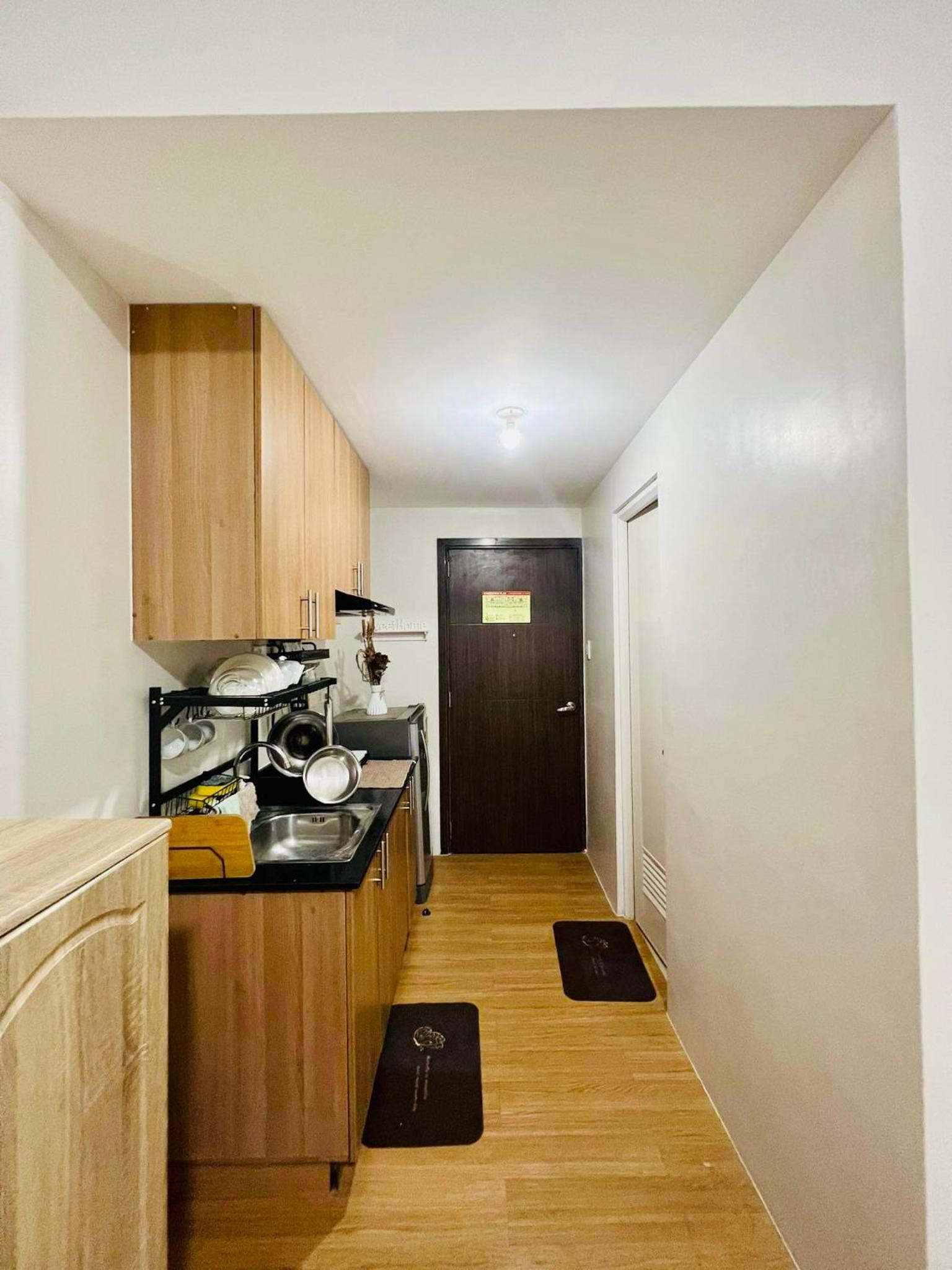 Studio with Balcony at The Loop Tower with Free Parking within Limketkai Center view 3