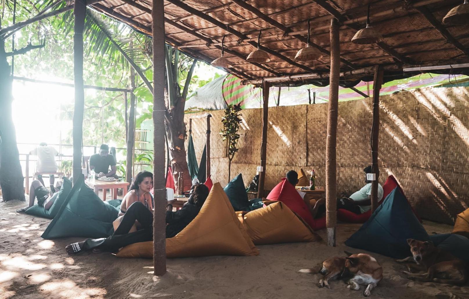 lounge