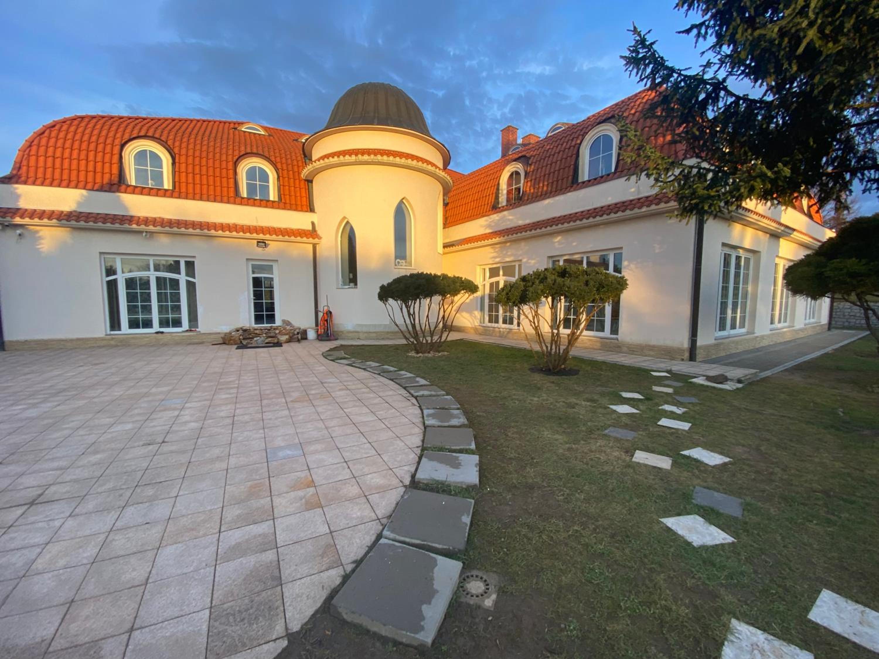Diamond House