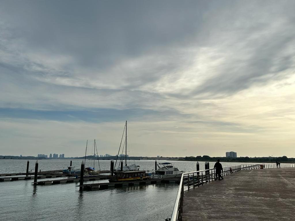 Dangabay 2bedroom Seaview Luxury Design Unit