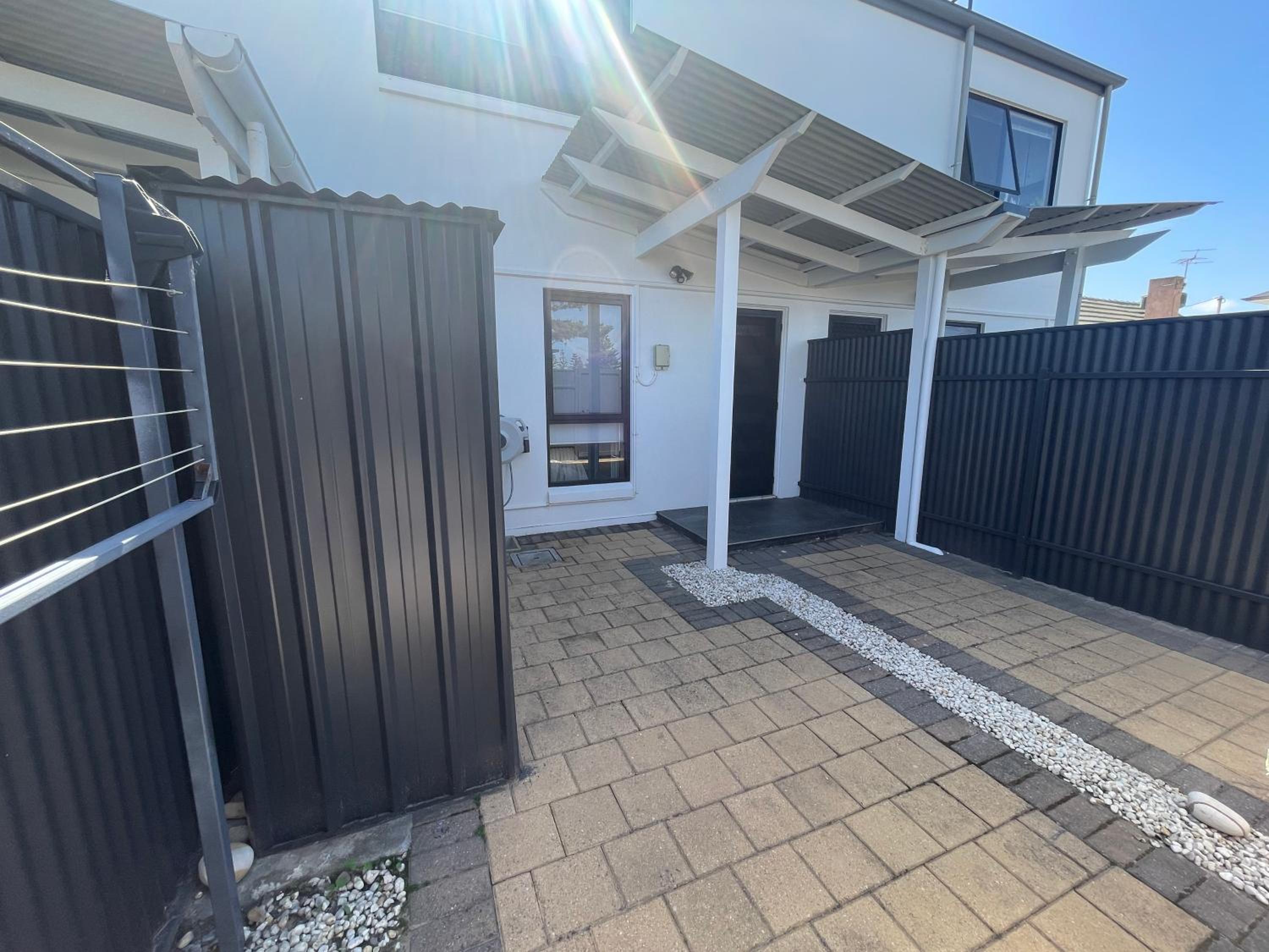 U2 at Moana Beach Esplanade - Exclusive 2 Bdrm Apt - WiFi - Spa - Pet Friendly