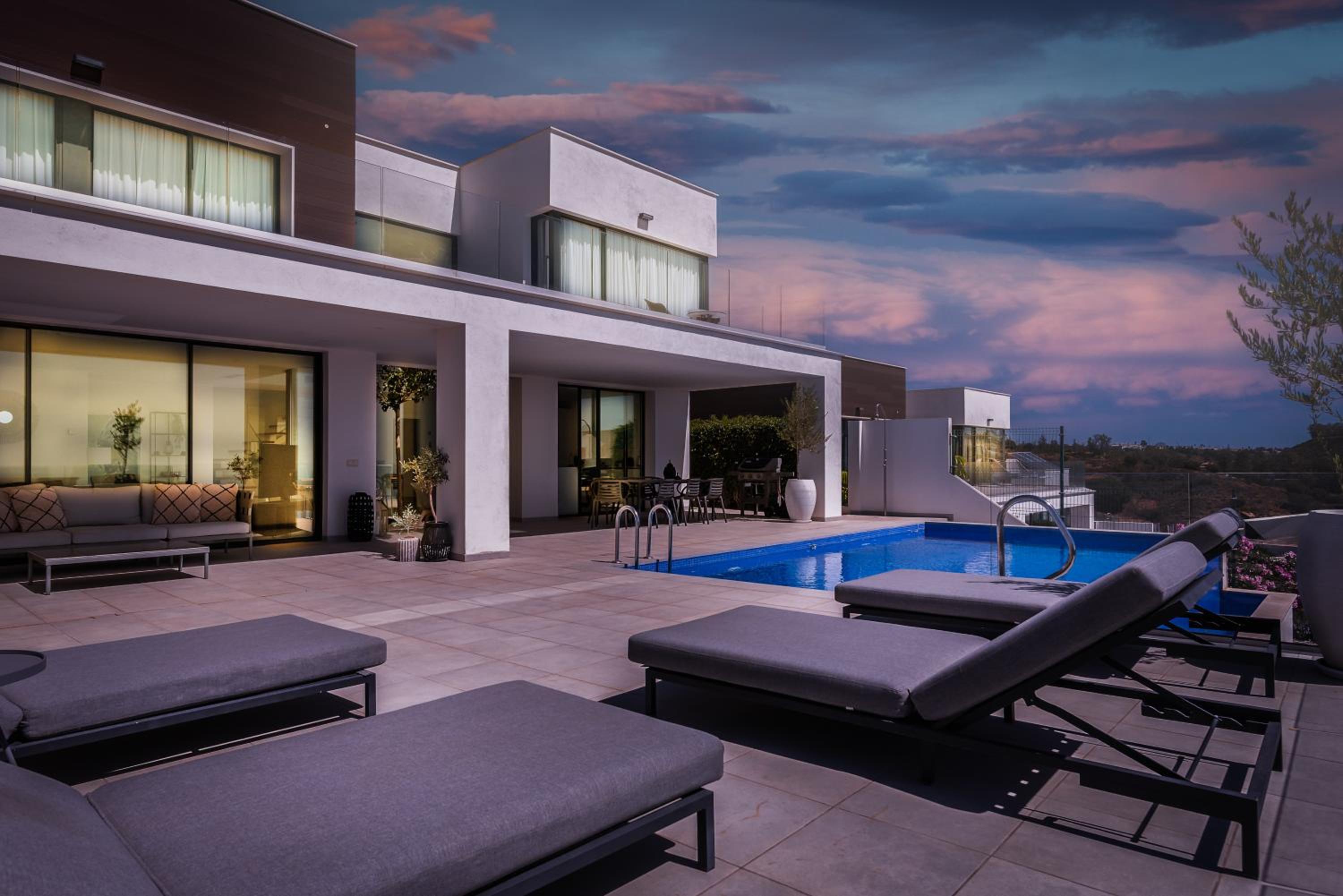 3 Bed Dream Villa with pool & panormaic sea views
