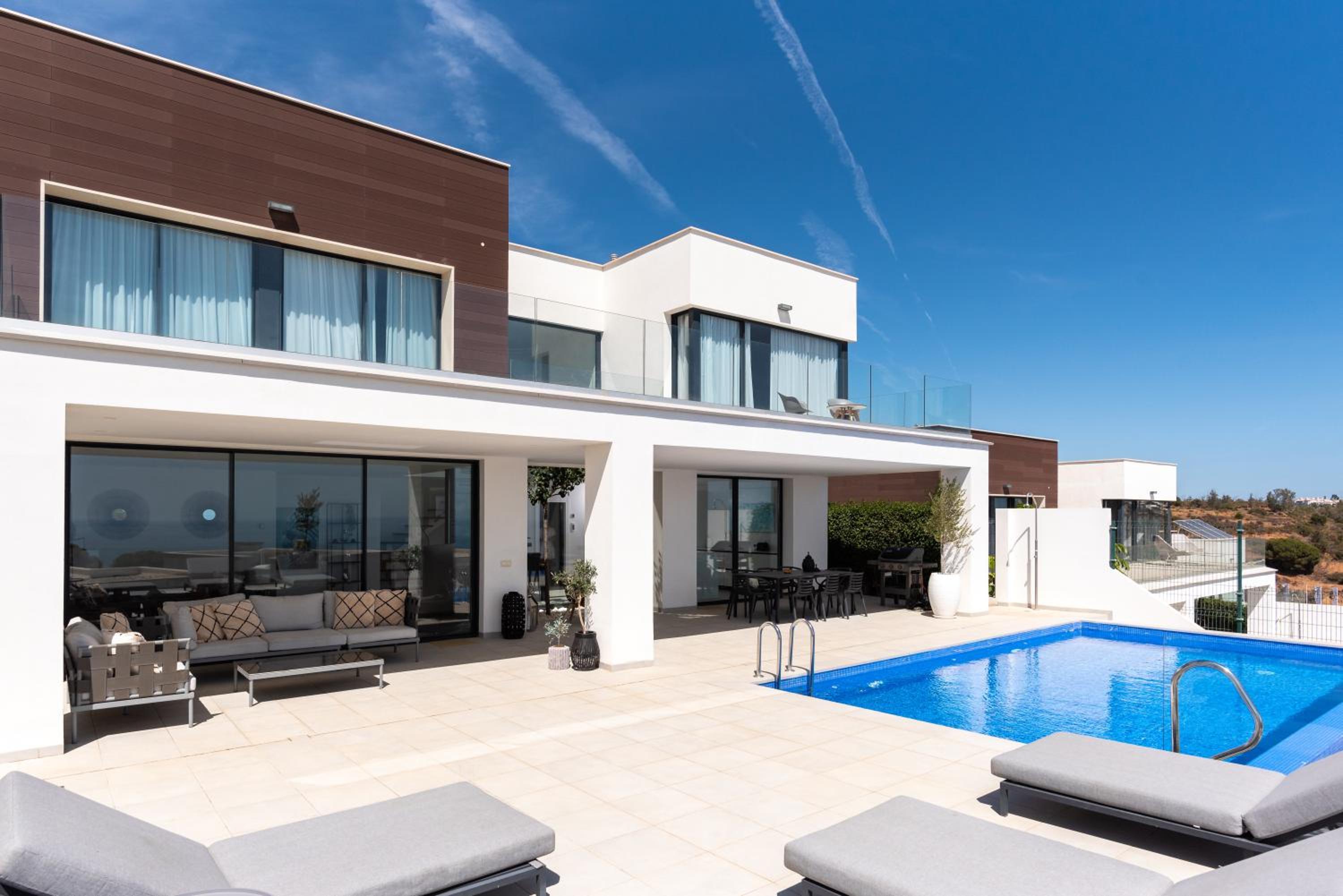 3 Bed Dream Villa with pool & panormaic sea views