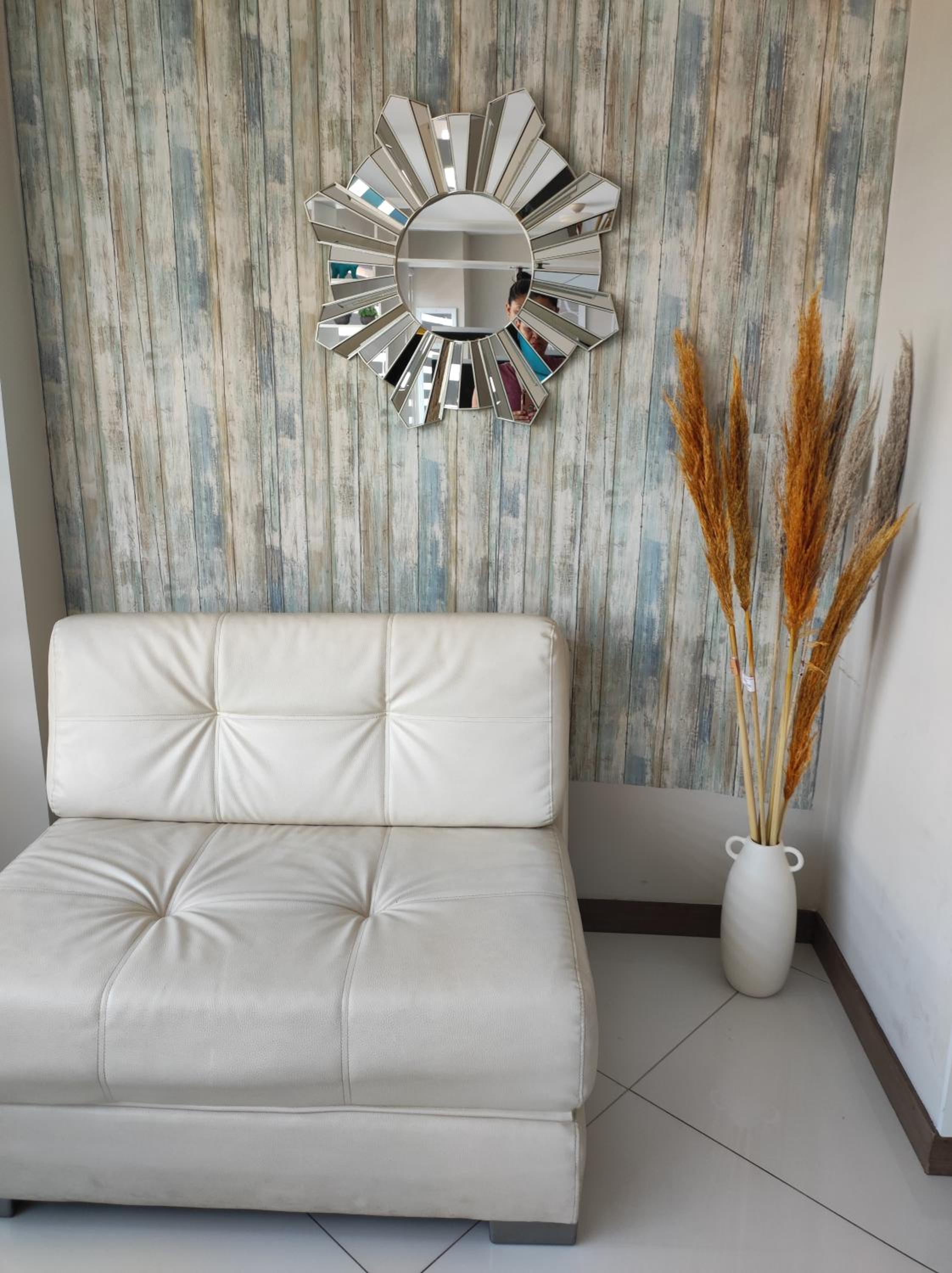 Suite at Pacific Plaza / Parque Empresarial Colón