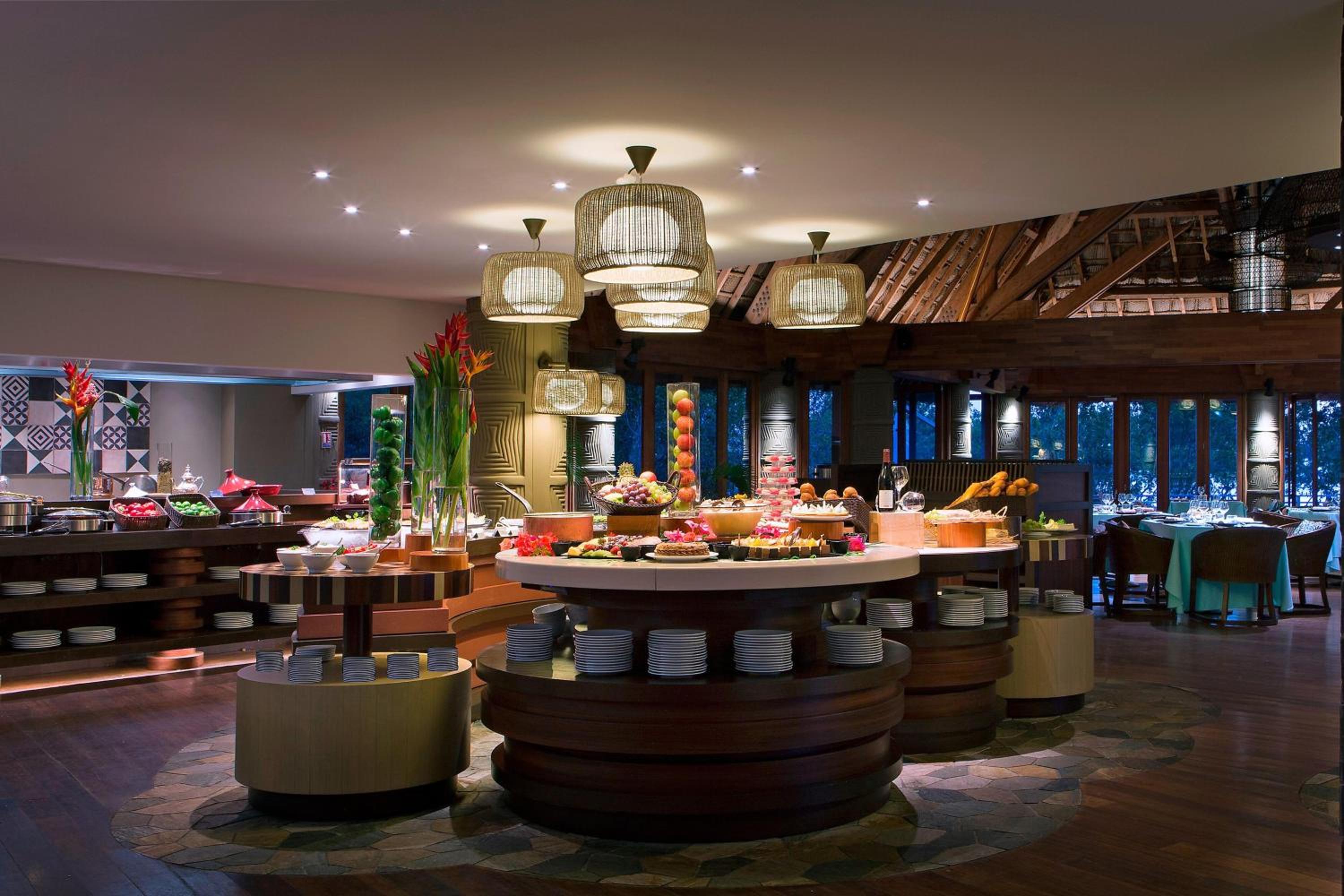 Sheraton New Caledonia Deva Spa & Golf Resort